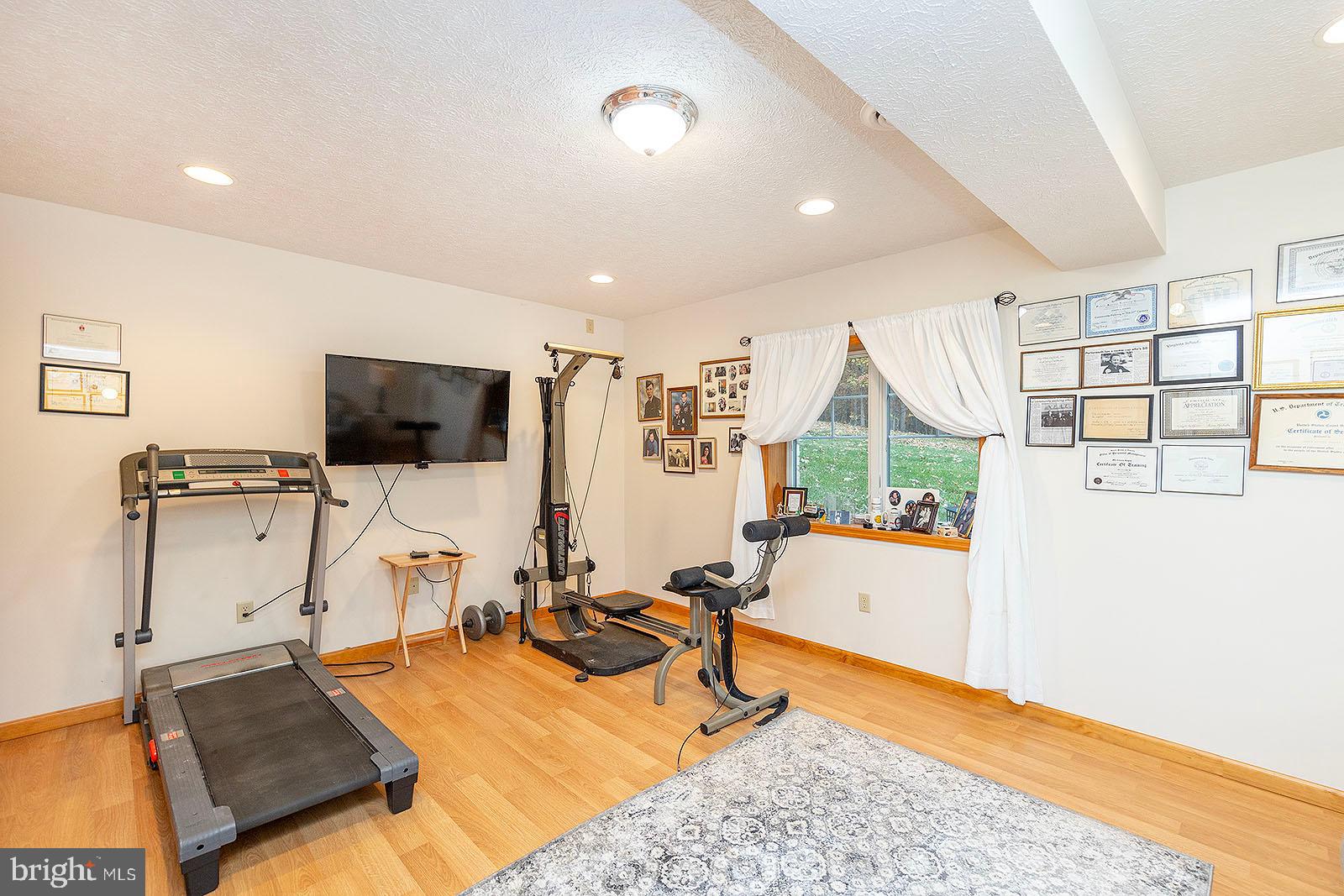 LAKEWOOD - Residential