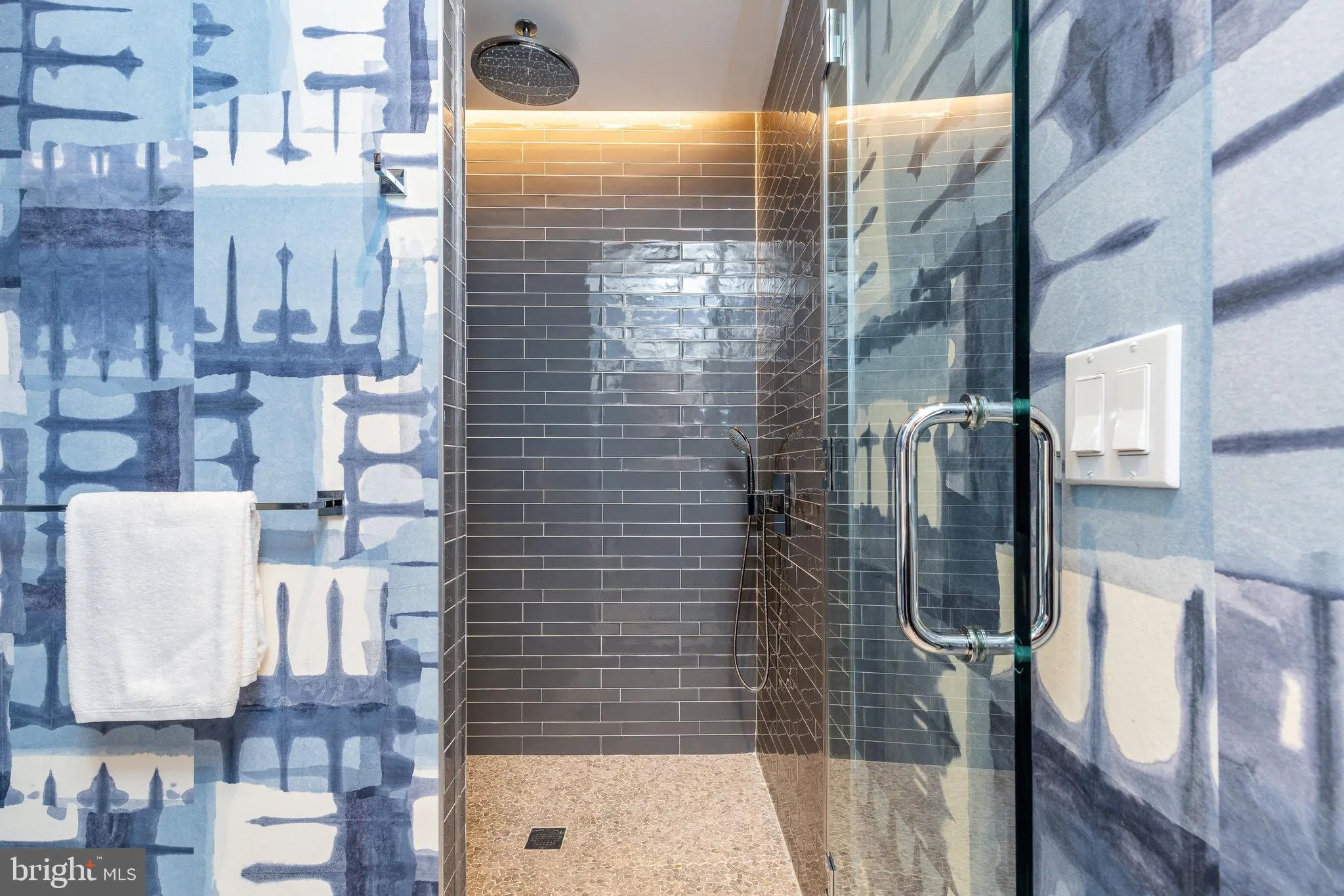 Philadelphia, Pennsylvania 19103, United States, 4 Bedrooms Bedrooms, ,5 BathroomsBathrooms,Residential,Pending,42279