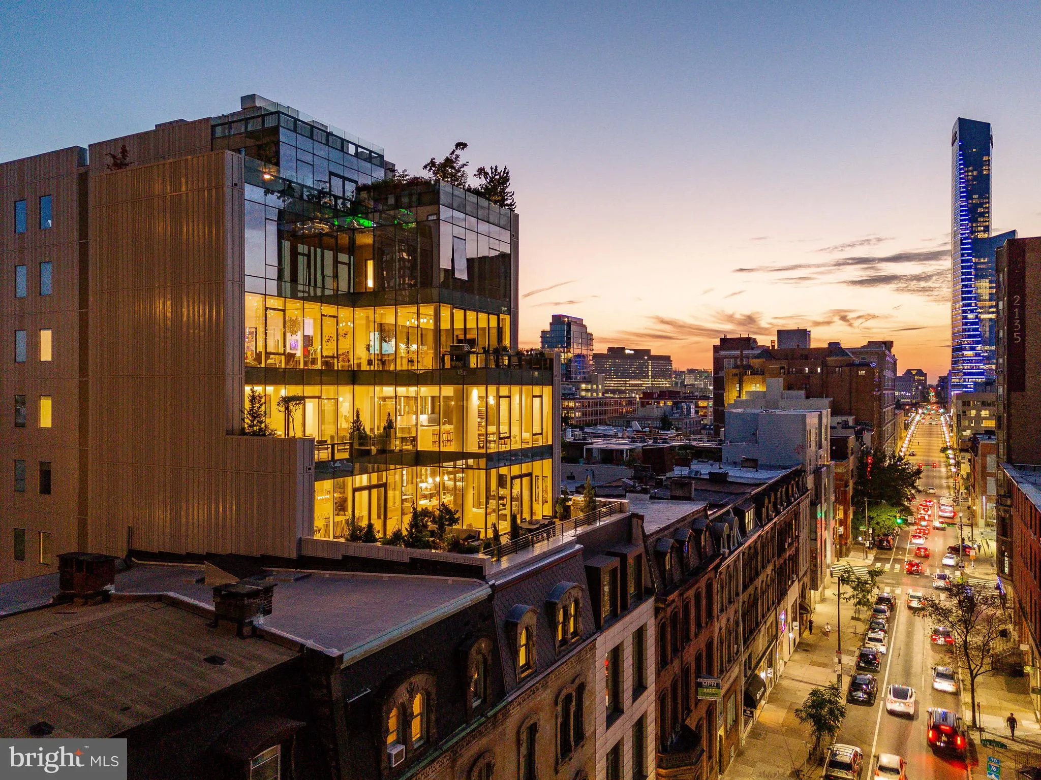 Philadelphia, Pennsylvania 19103, United States, 4 Bedrooms Bedrooms, ,5 BathroomsBathrooms,Residential,Pending,42279