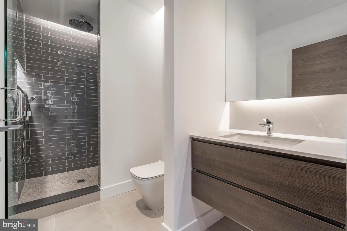 Philadelphia, Pennsylvania 19103, United States, 4 Bedrooms Bedrooms, ,5 BathroomsBathrooms,Residential,Pending,42279