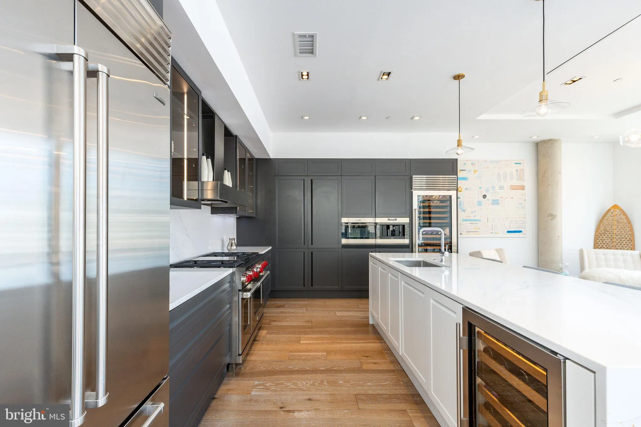 Philadelphia, Pennsylvania 19103, United States, 4 Bedrooms Bedrooms, ,5 BathroomsBathrooms,Residential,Pending,42279