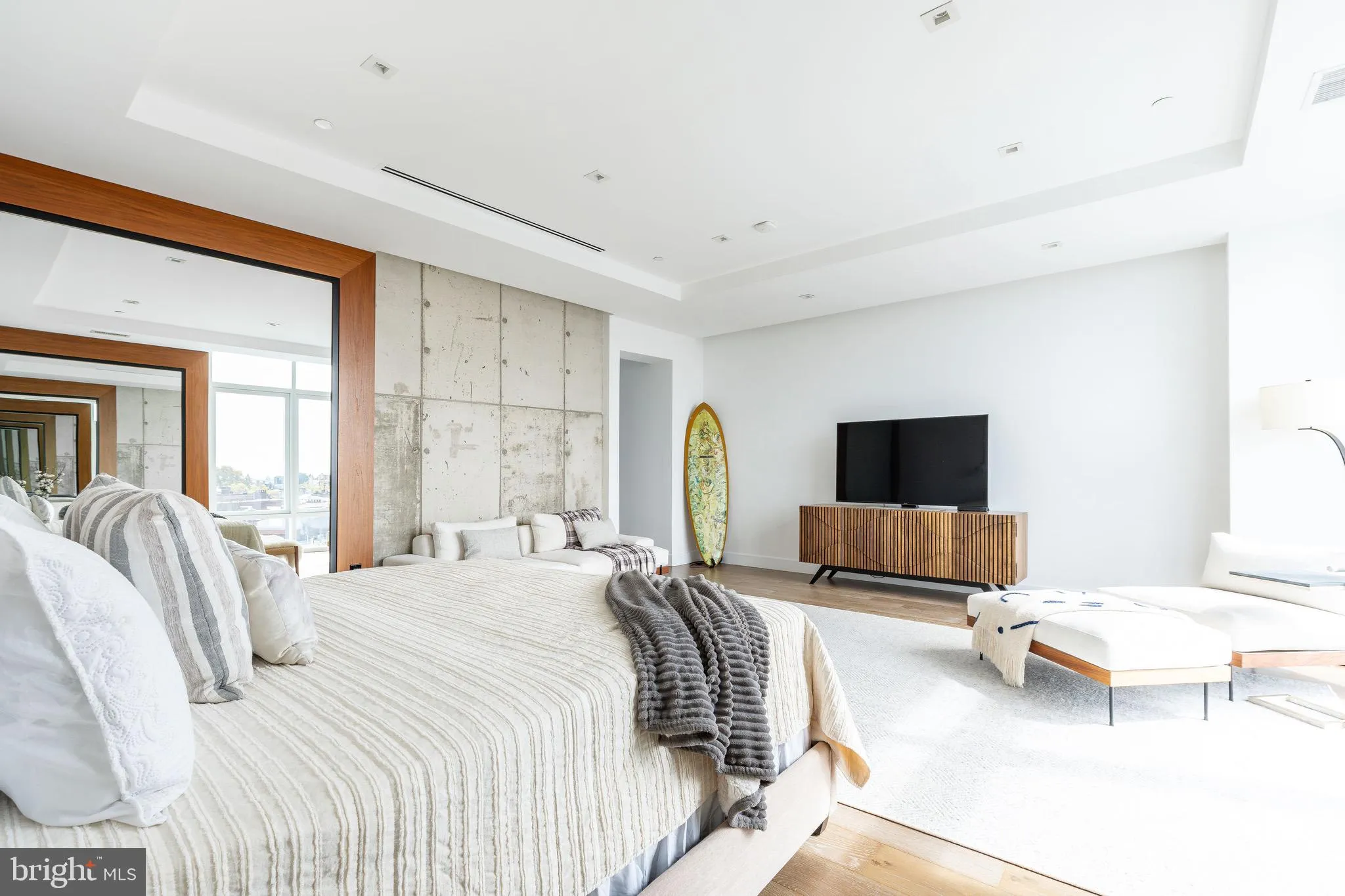 Philadelphia, Pennsylvania 19103, United States, 4 Bedrooms Bedrooms, ,5 BathroomsBathrooms,Residential,Pending,42279