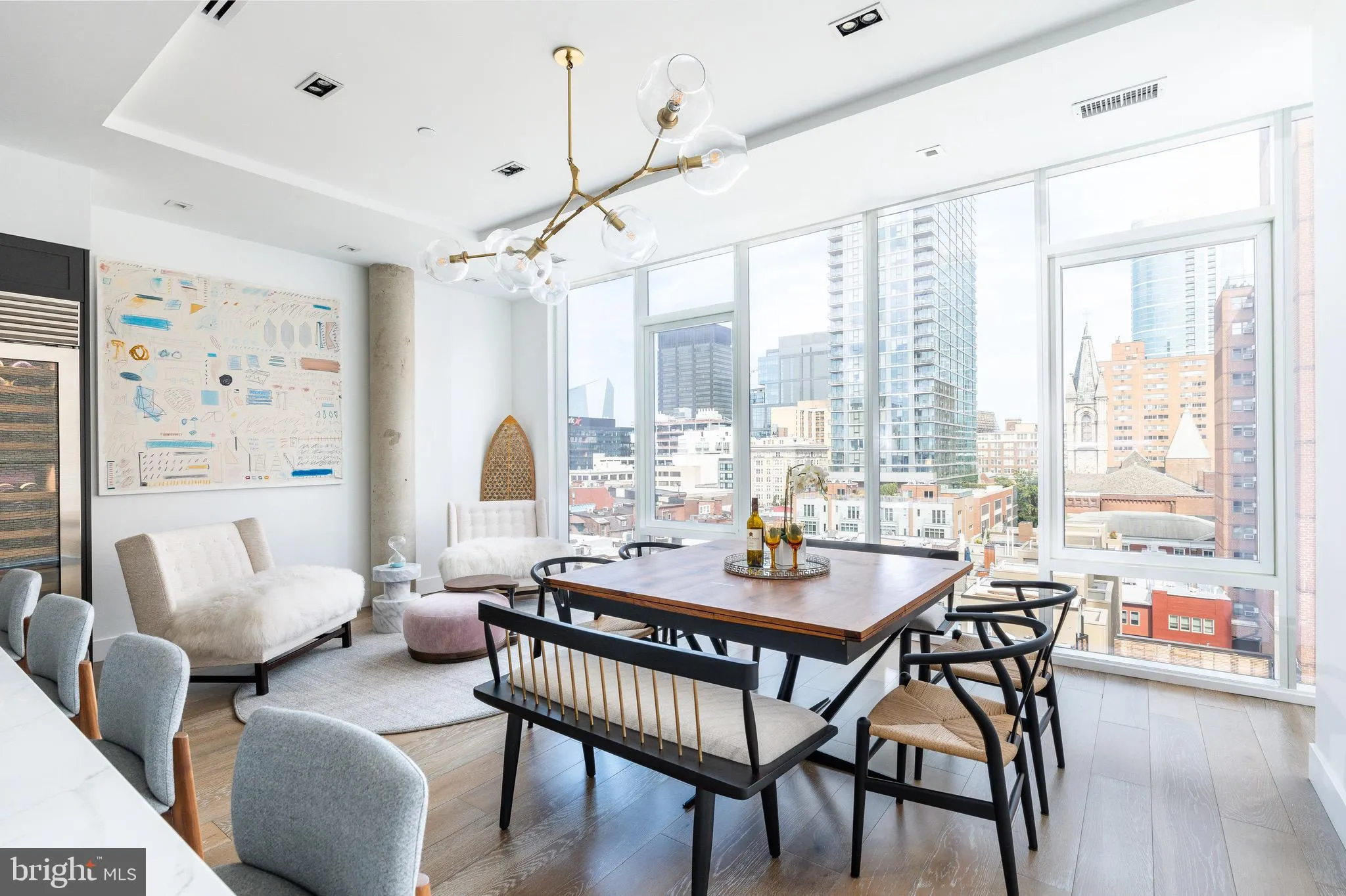 Philadelphia, Pennsylvania 19103, United States, 4 Bedrooms Bedrooms, ,5 BathroomsBathrooms,Residential,Pending,42279