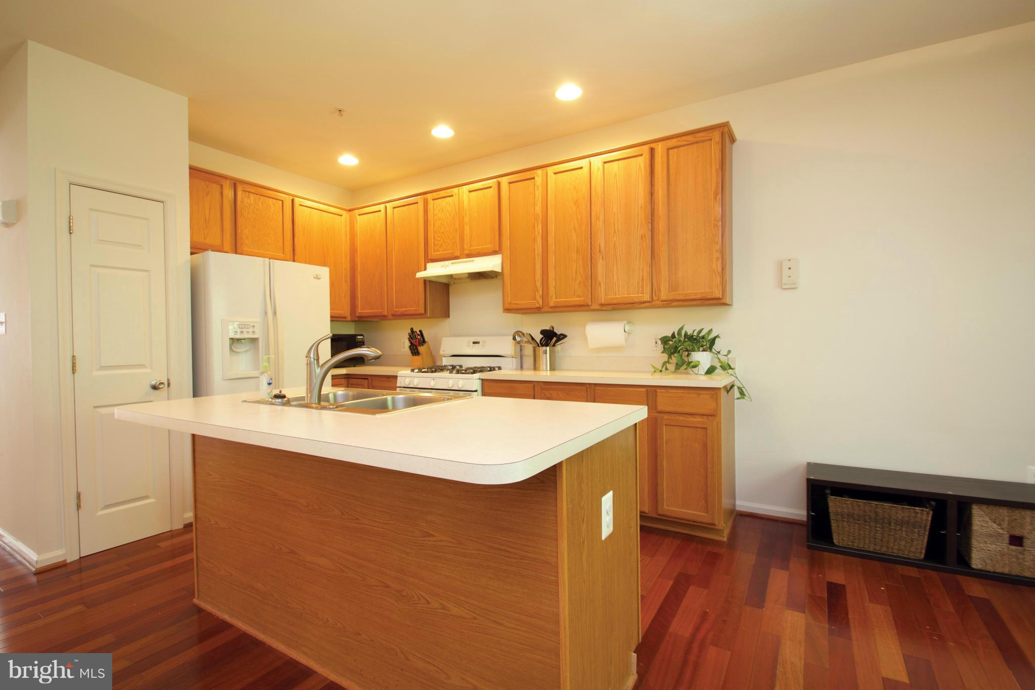 HOYLES MILL VILLAGE - Residential