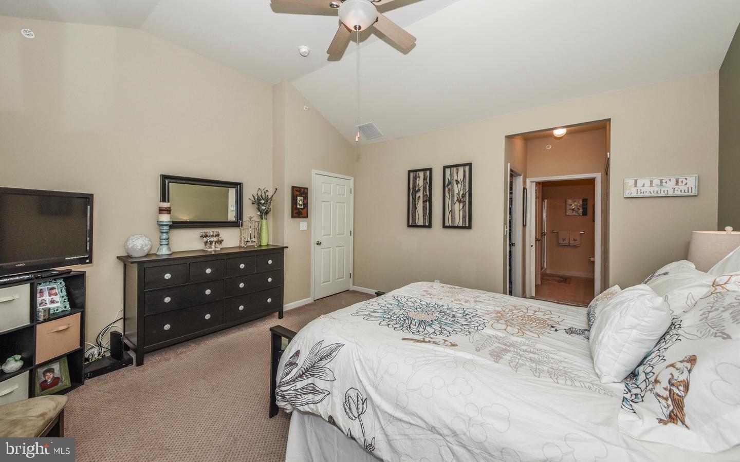 THE ENCLAVE - Residential