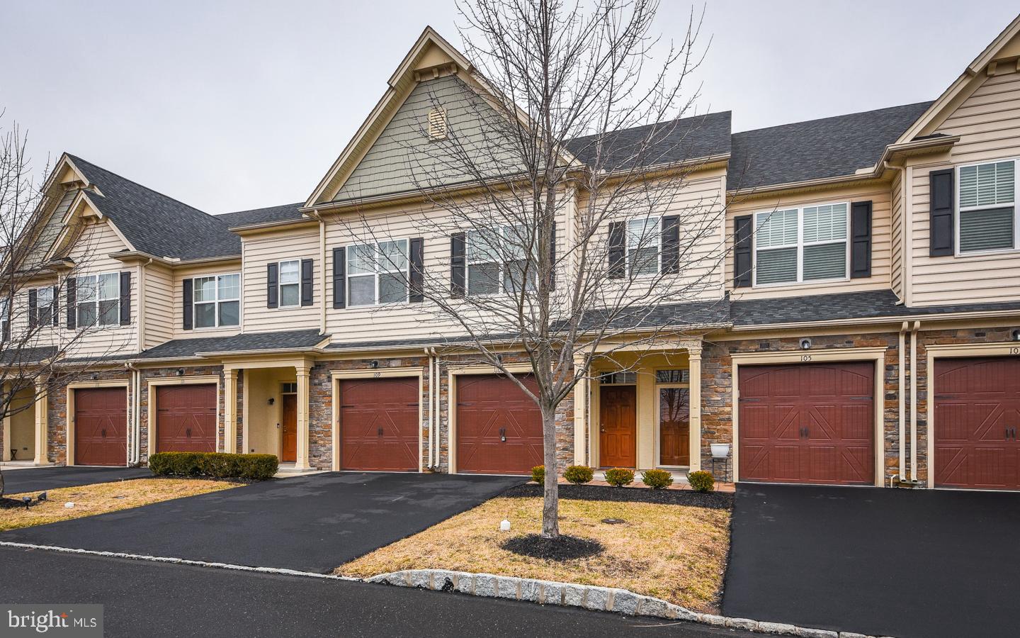 THE ENCLAVE - Residential