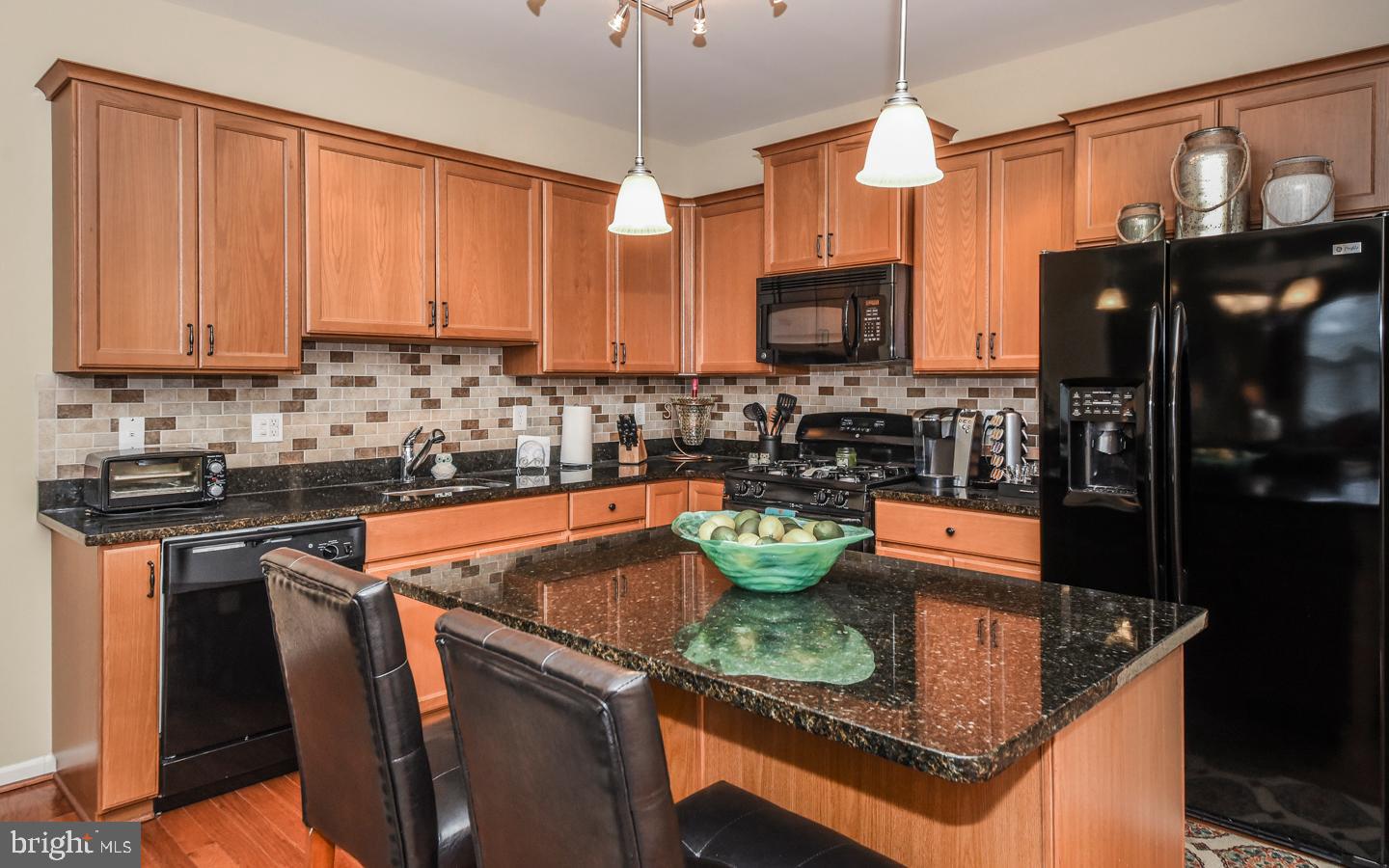 THE ENCLAVE - Residential