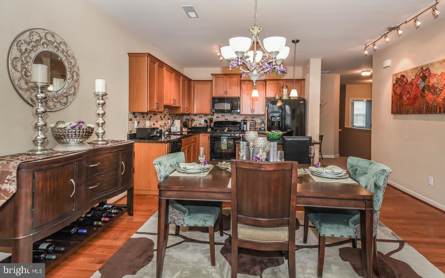 THE ENCLAVE - Residential