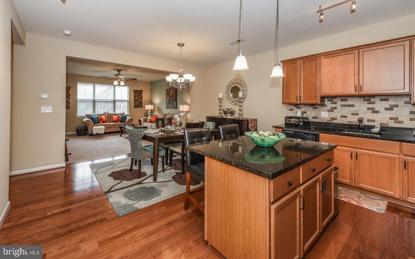 THE ENCLAVE - Residential