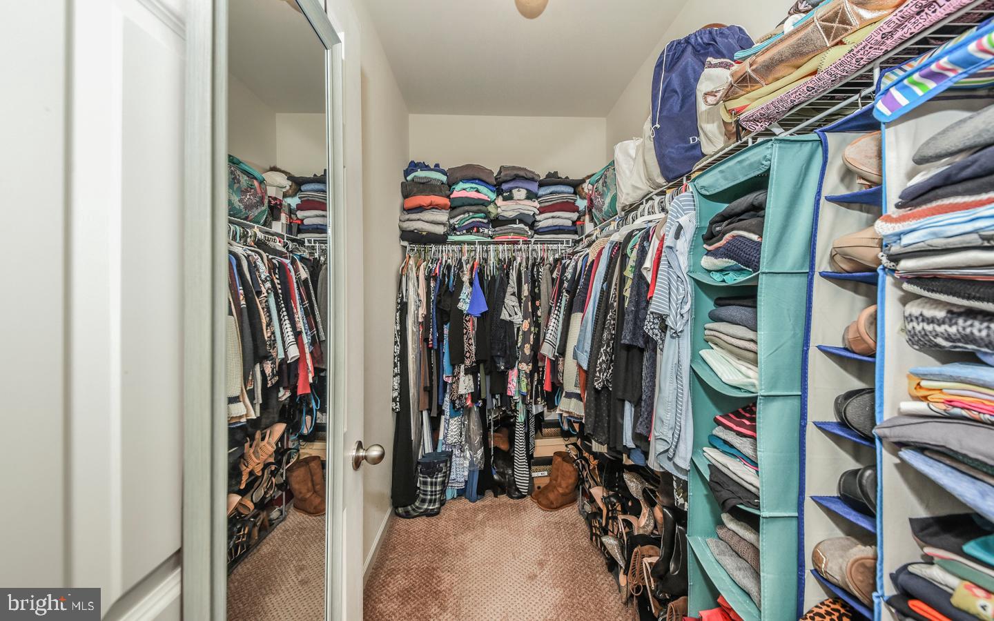 THE ENCLAVE - Residential