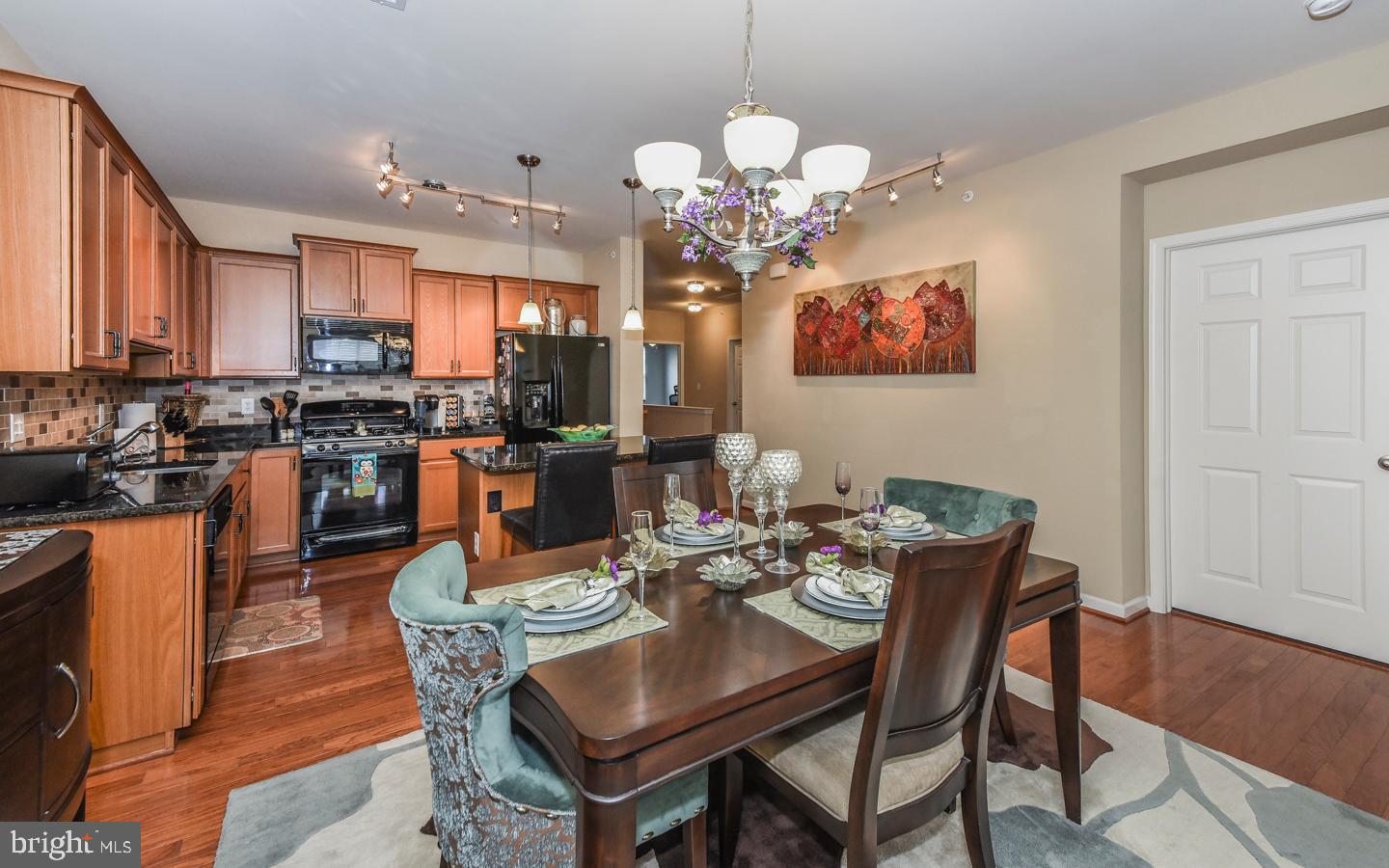 THE ENCLAVE - Residential