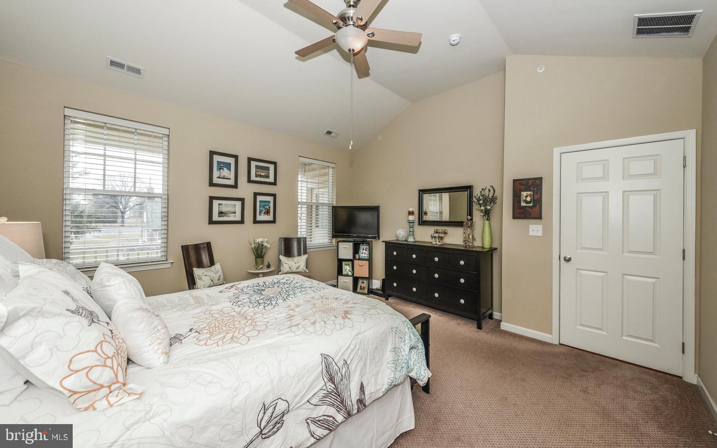 THE ENCLAVE - Residential