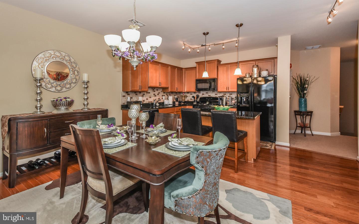 THE ENCLAVE - Residential