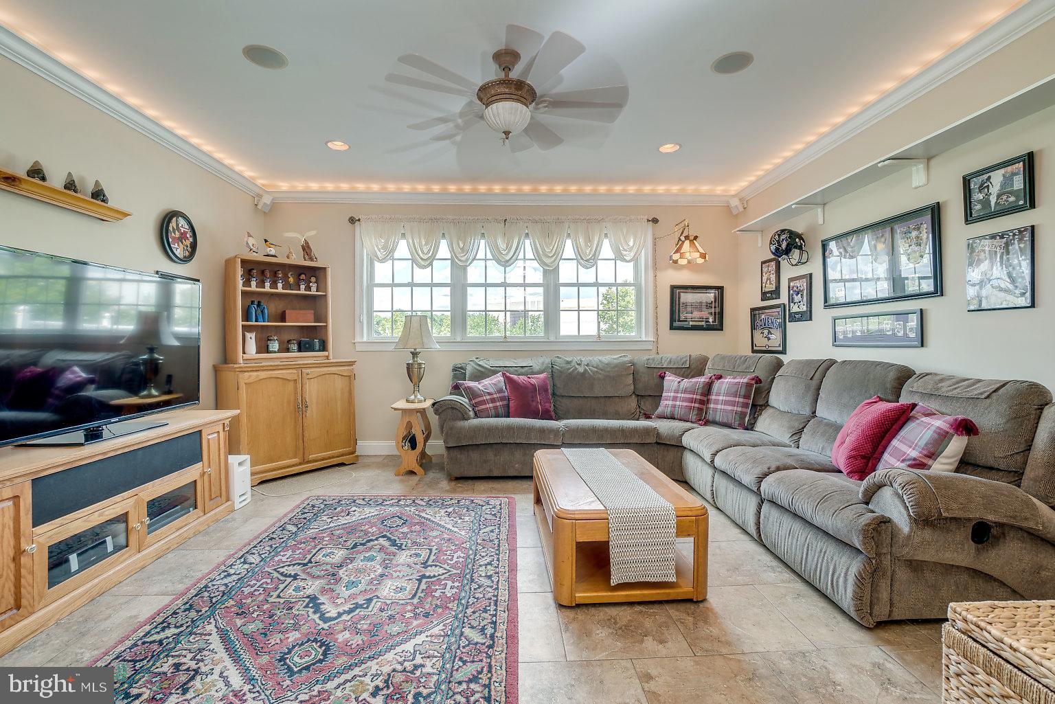 WATERS EDGE - Residential