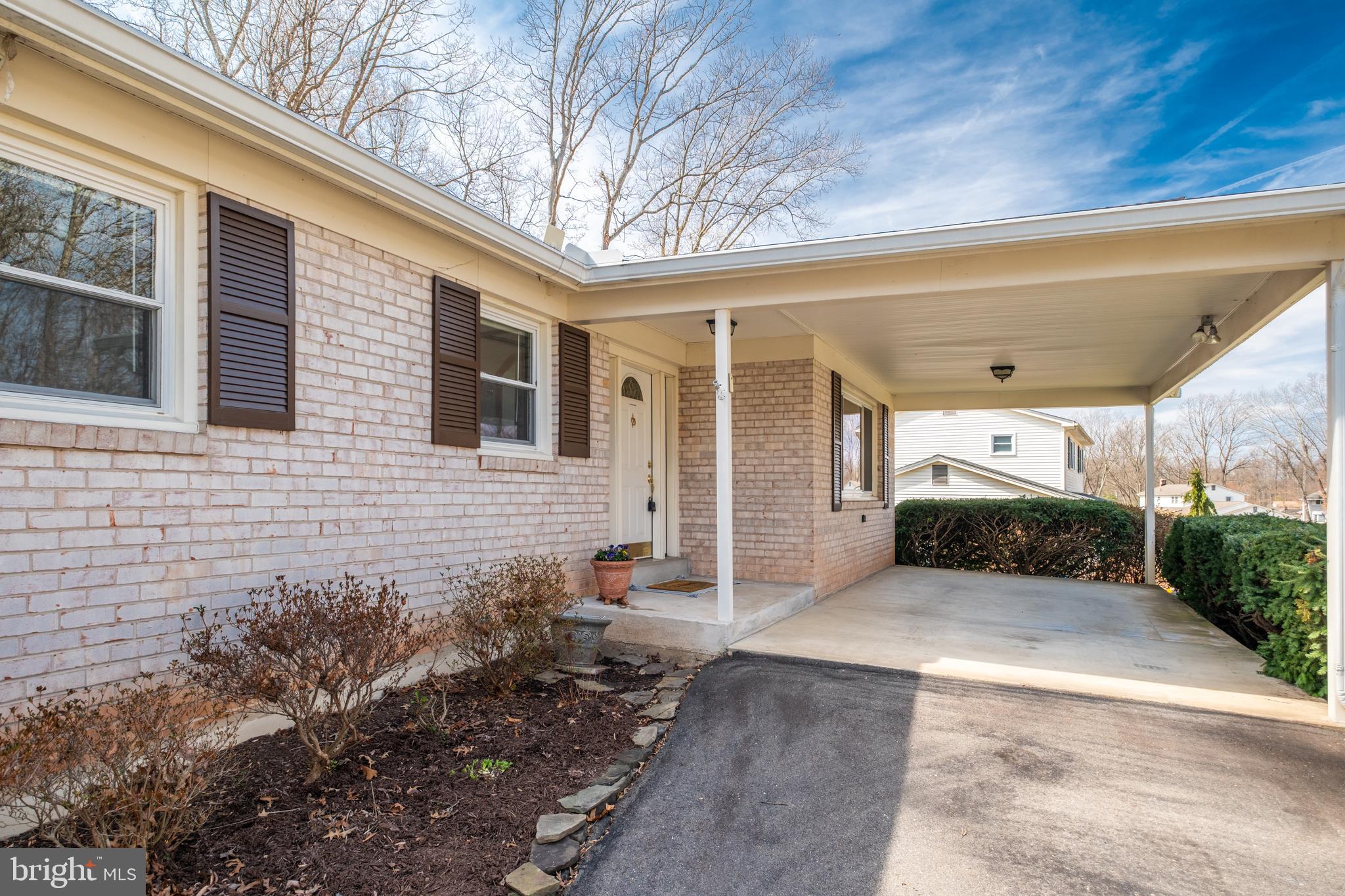 9121 DONNA DEAN DRIVE