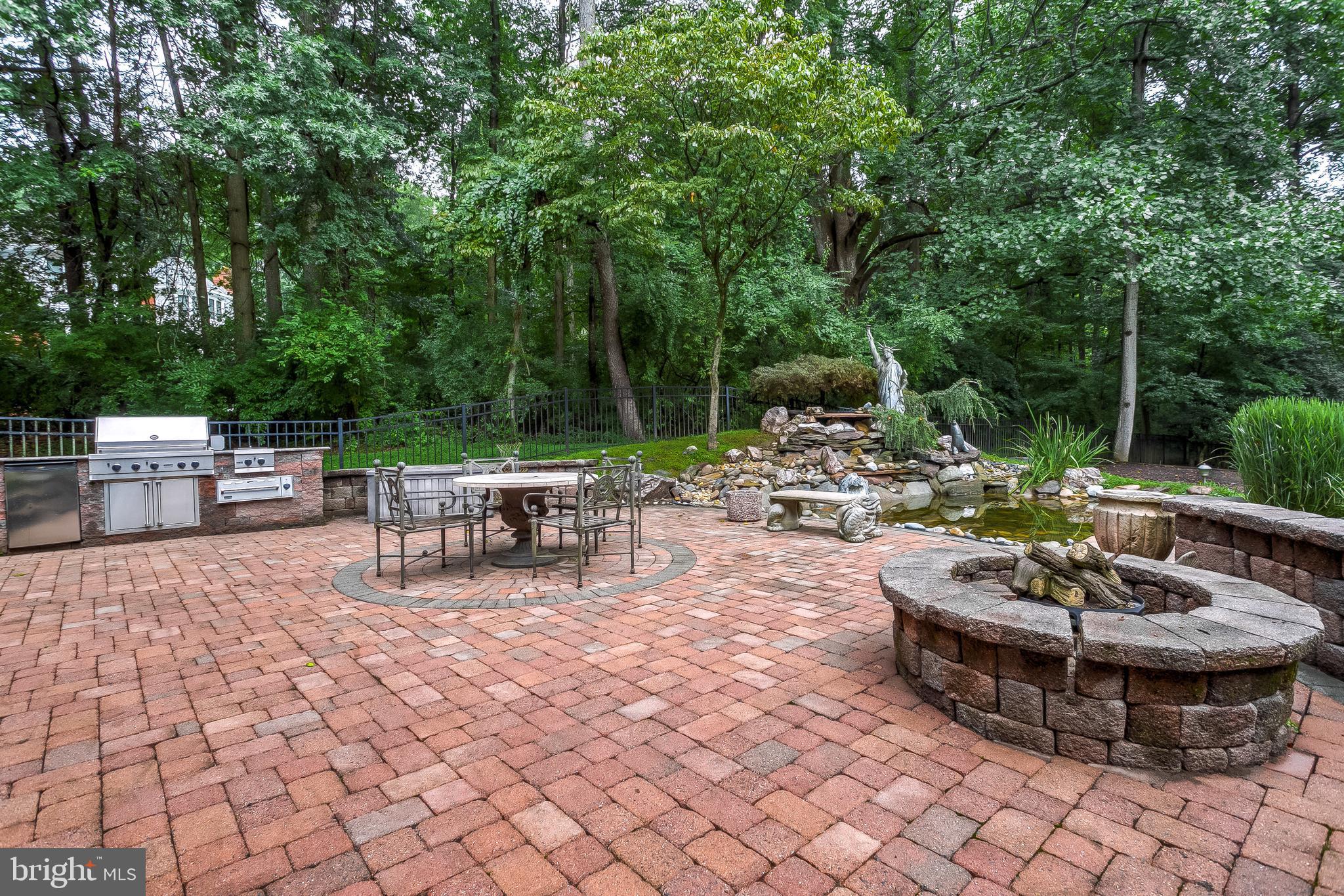 VILLAGE OF HARPERS CHOICE - Residential