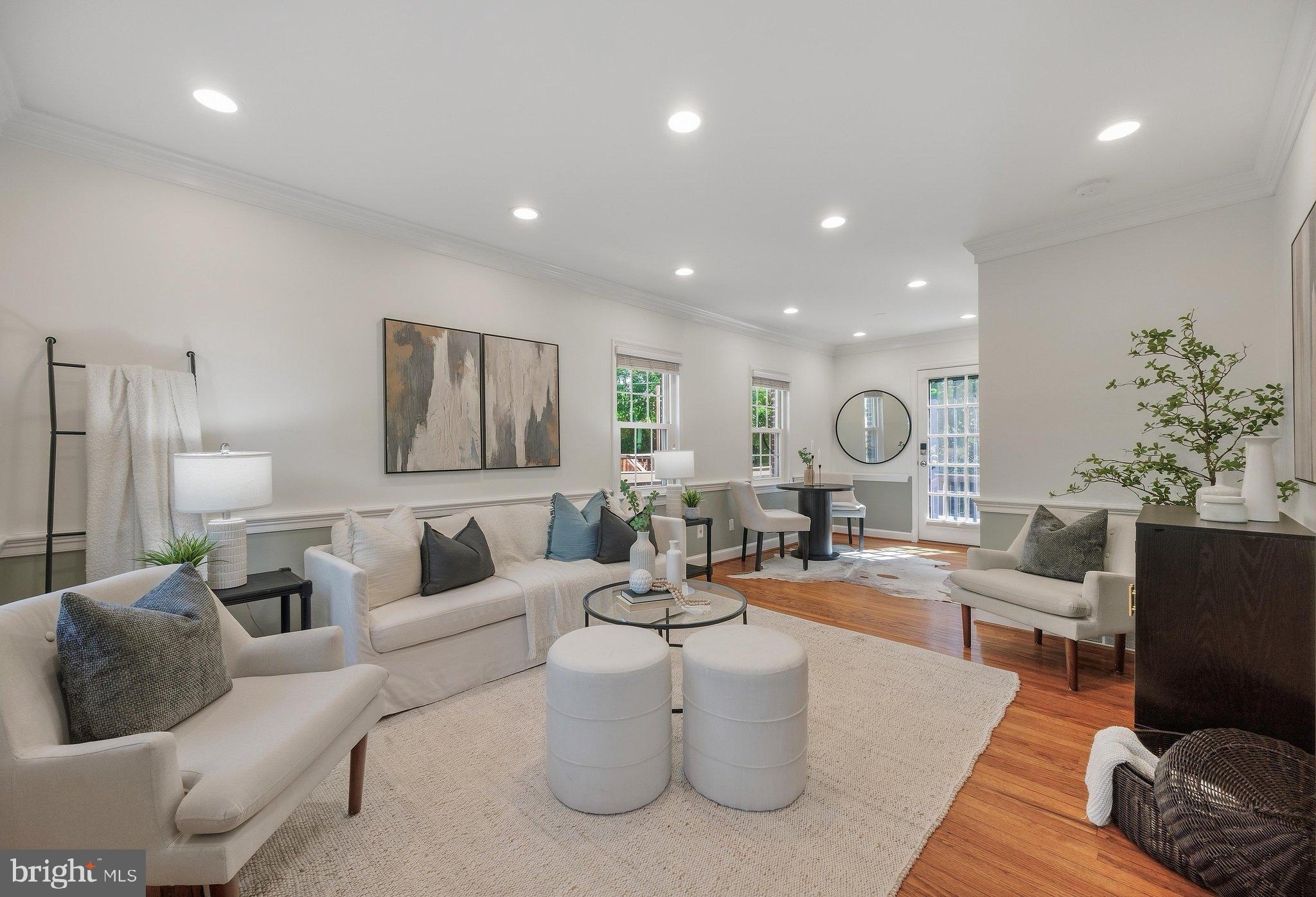 323 MOUNT VERNON AVENUE