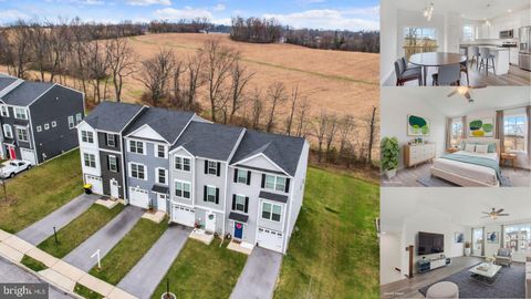 Townhouse For Sale - 76 Coop Lane<br/> HANOVER, PA 17331