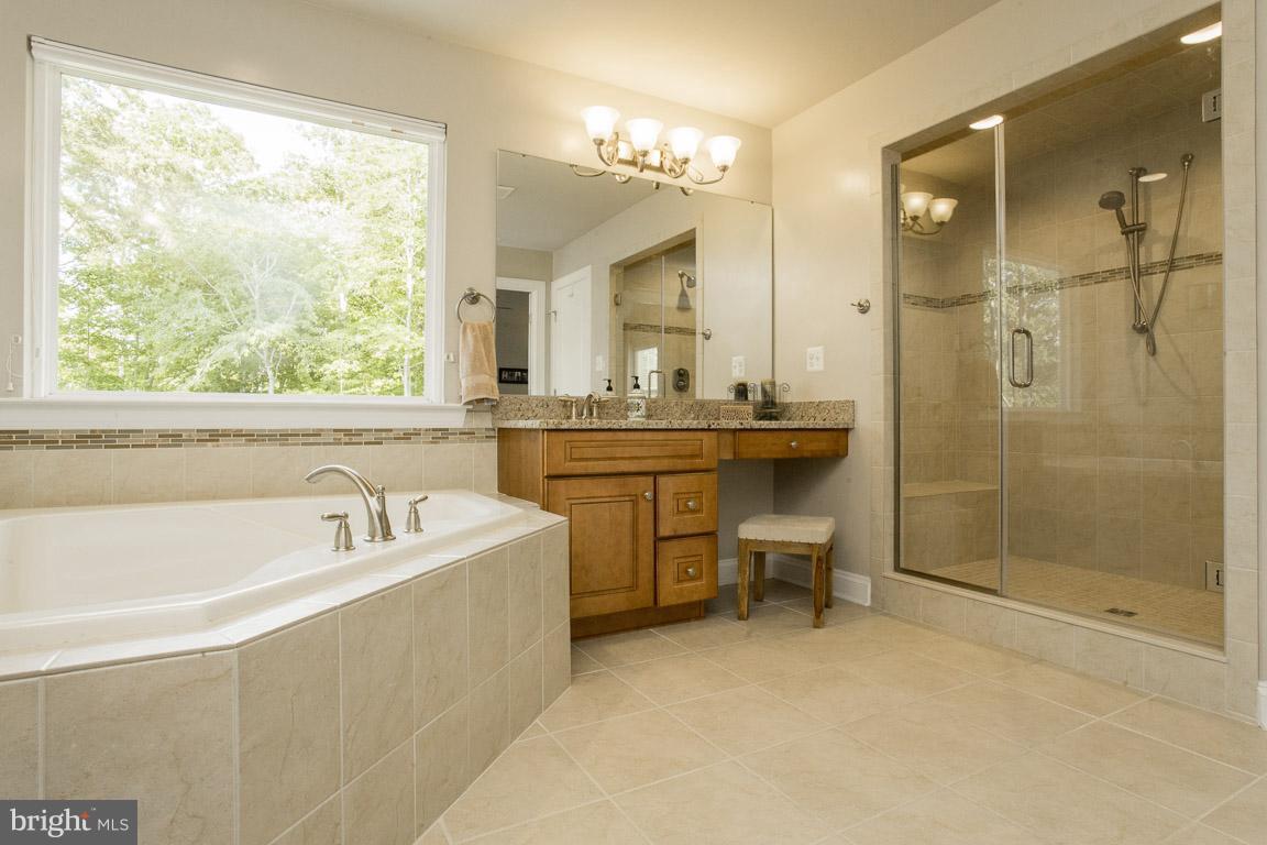 OAKLAND HALL - Residential Lease