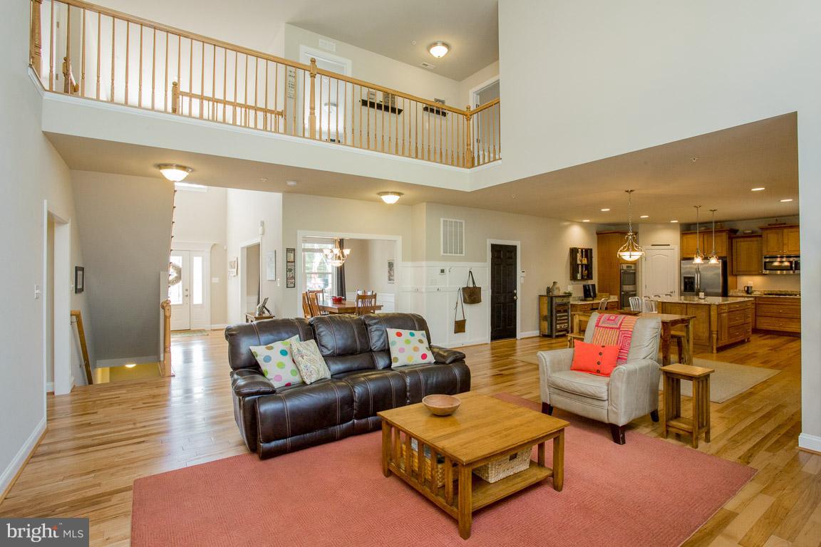 OAKLAND HALL - Residential Lease