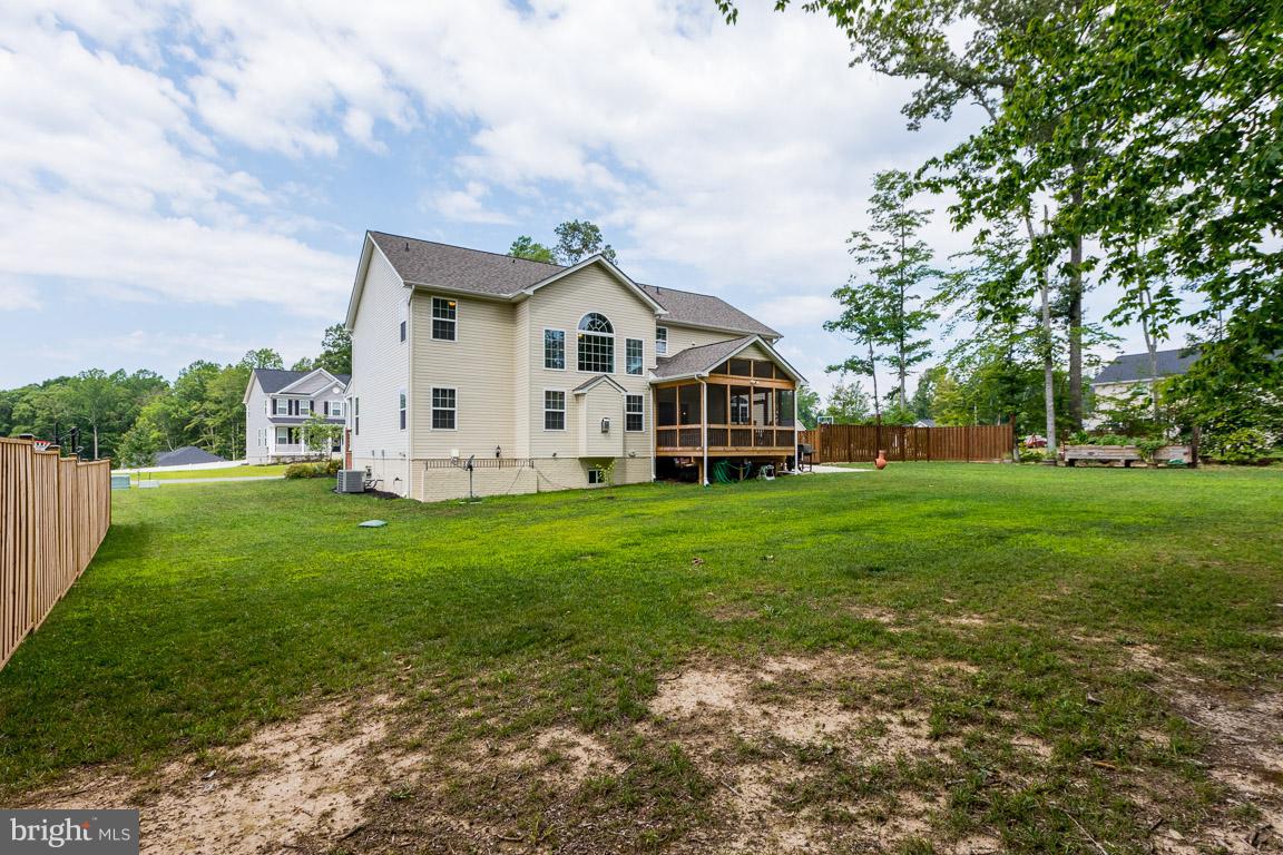 OAKLAND HALL - Residential Lease