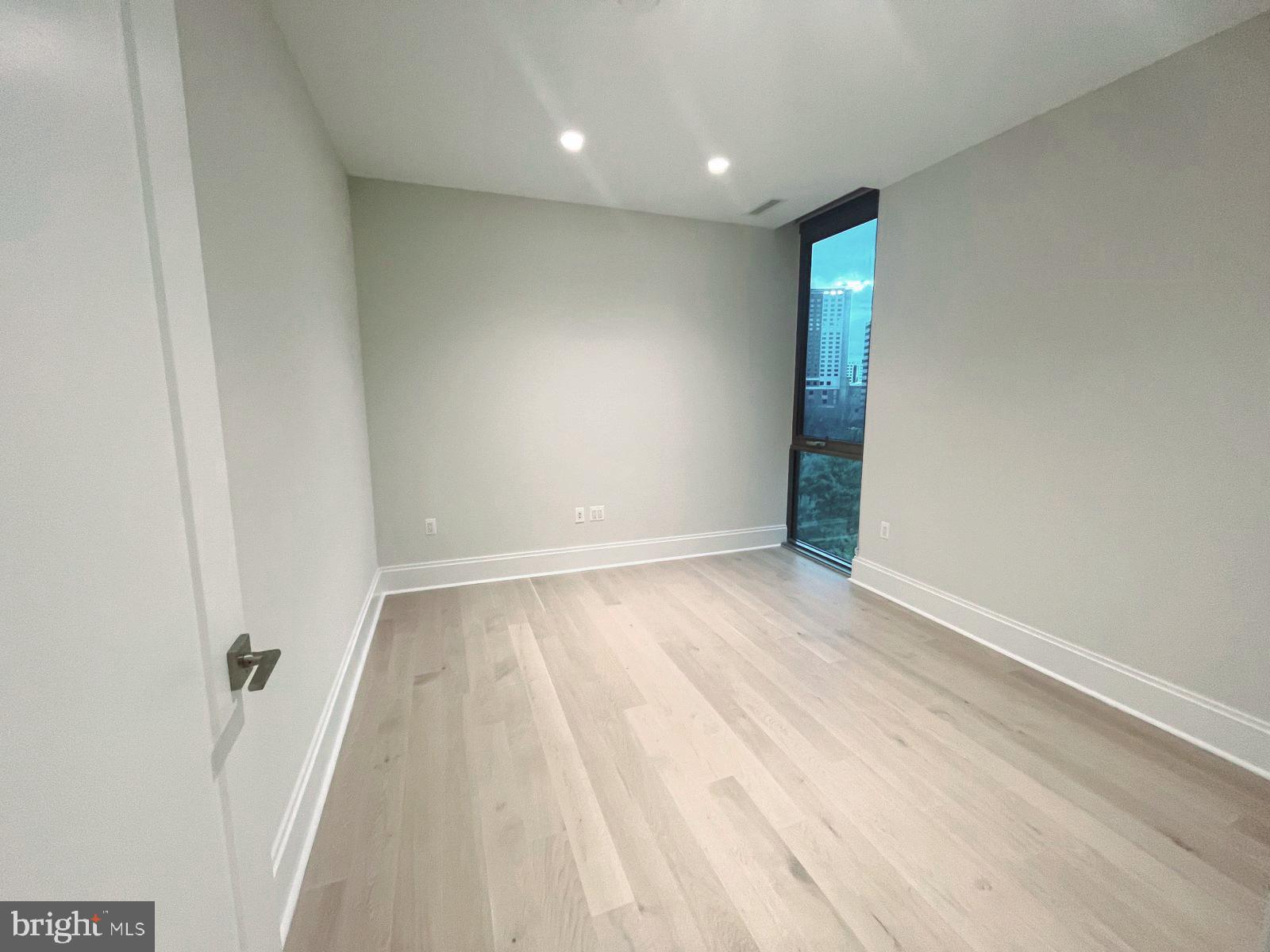 TYSONS CORNER - Residential Lease