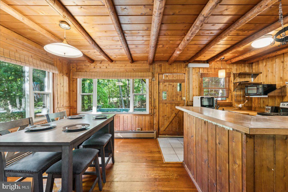 12156 PINE TREE LANE