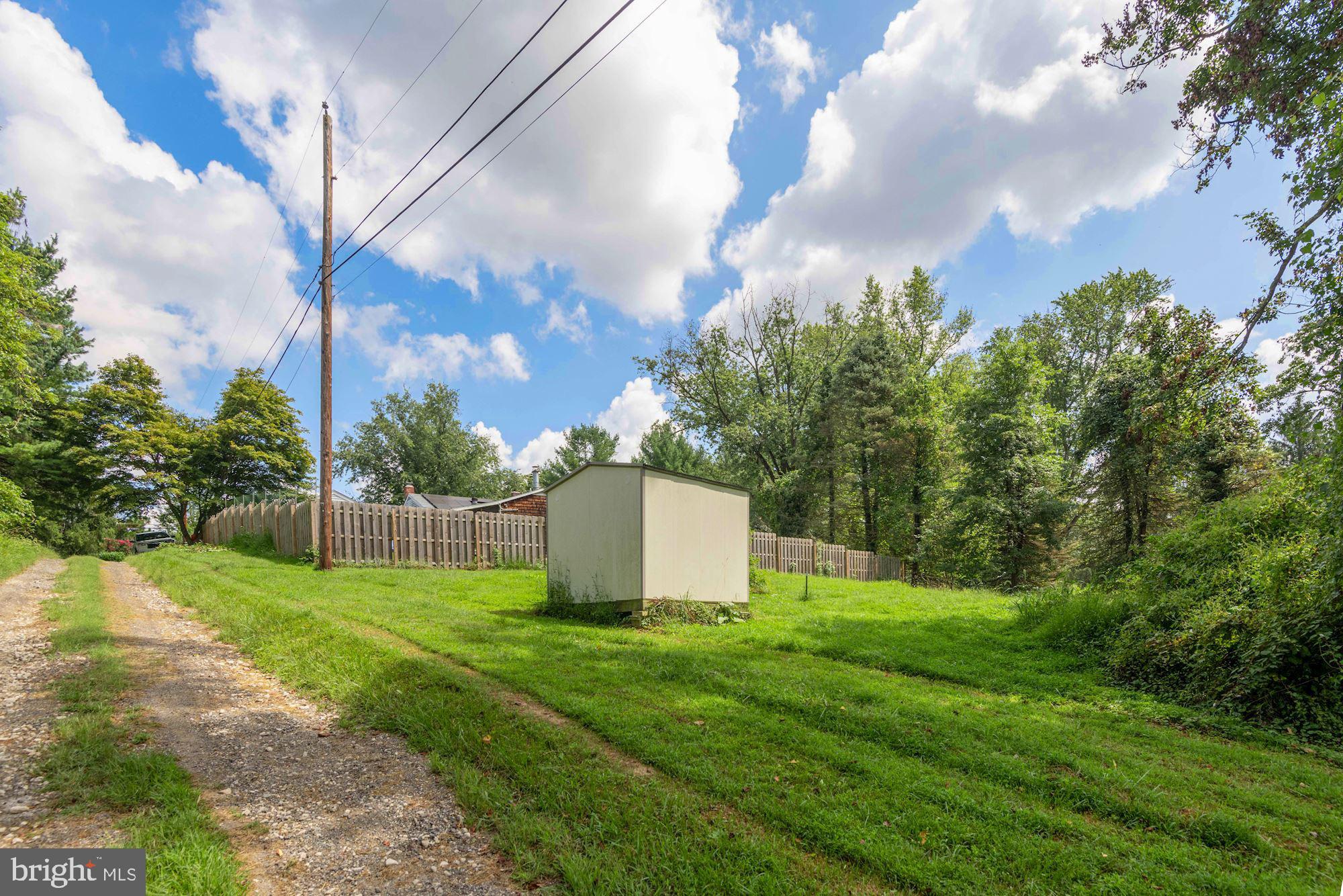 WINDSOR  MILL - Residential