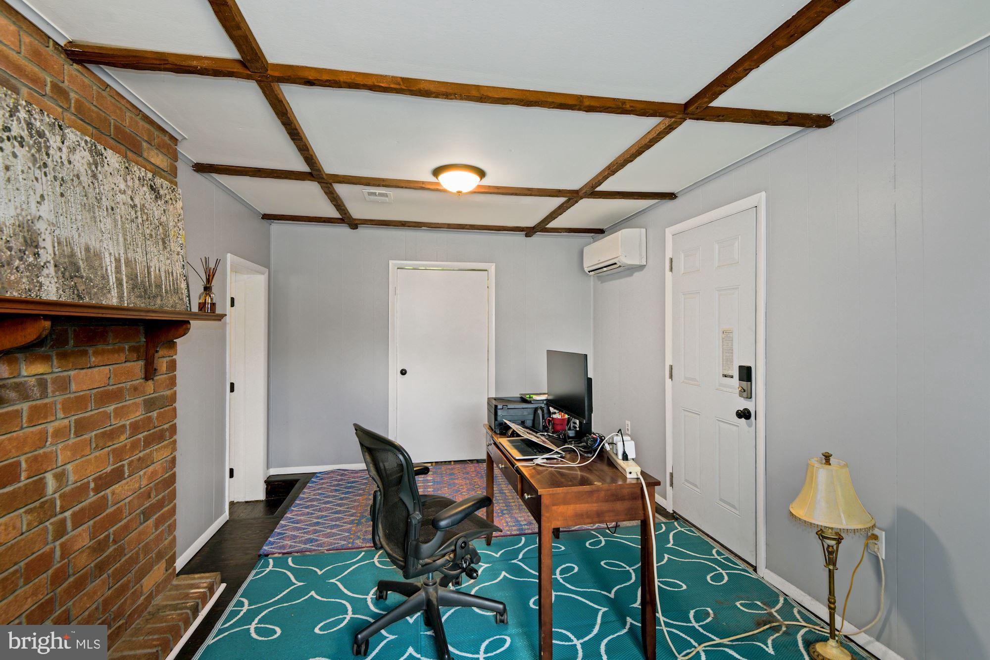 WINDSOR  MILL - Residential