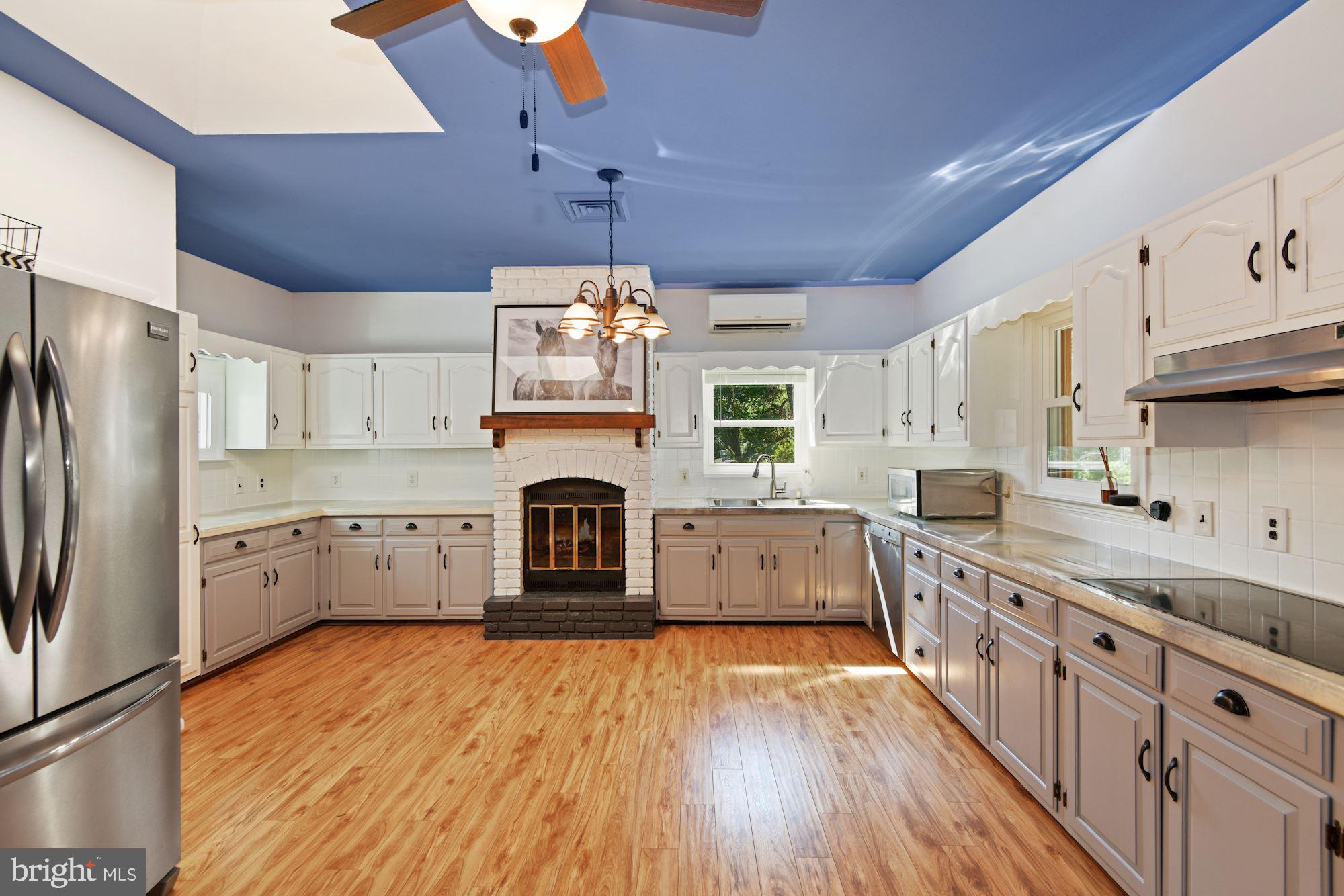 WINDSOR  MILL - Residential