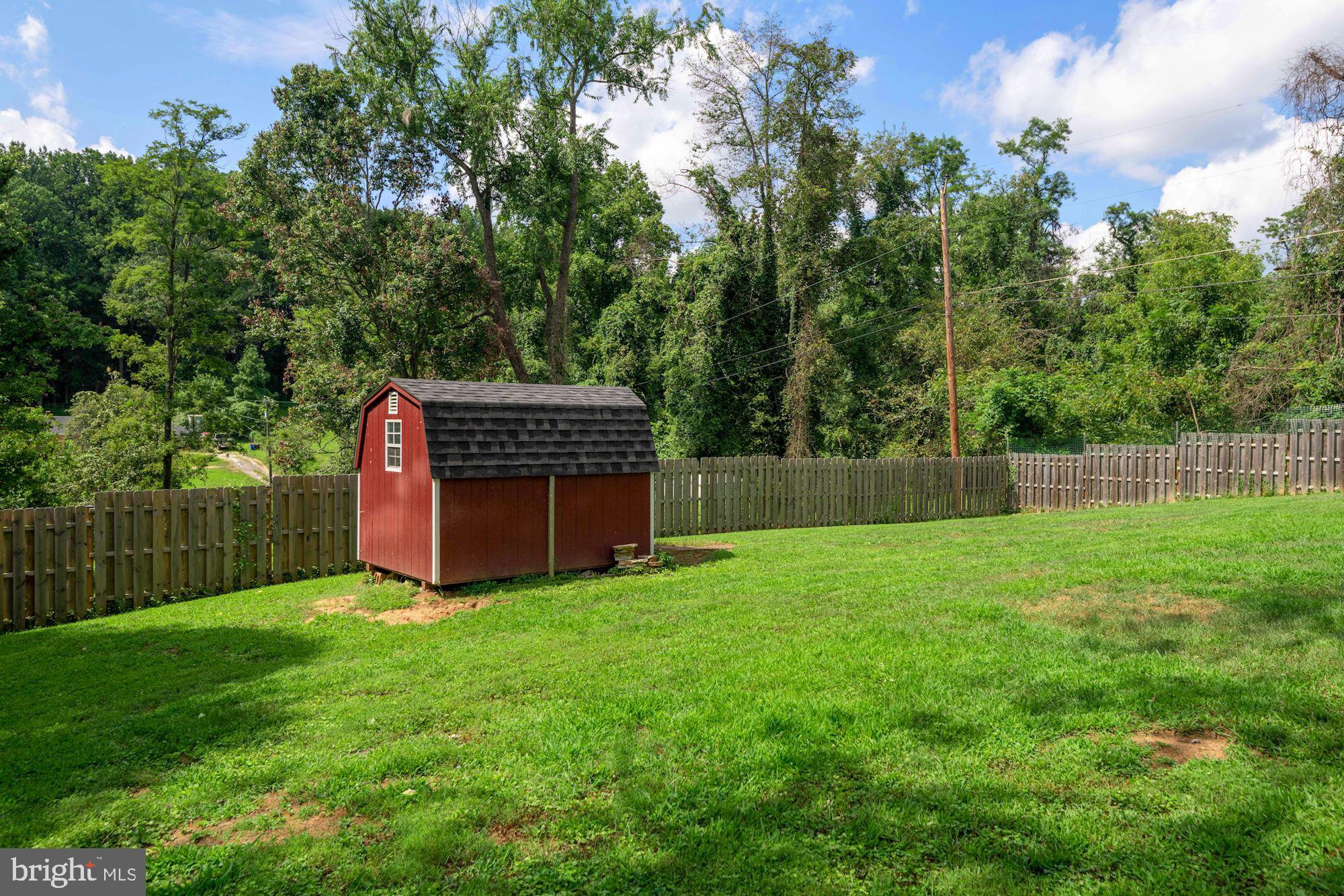 WINDSOR  MILL - Residential