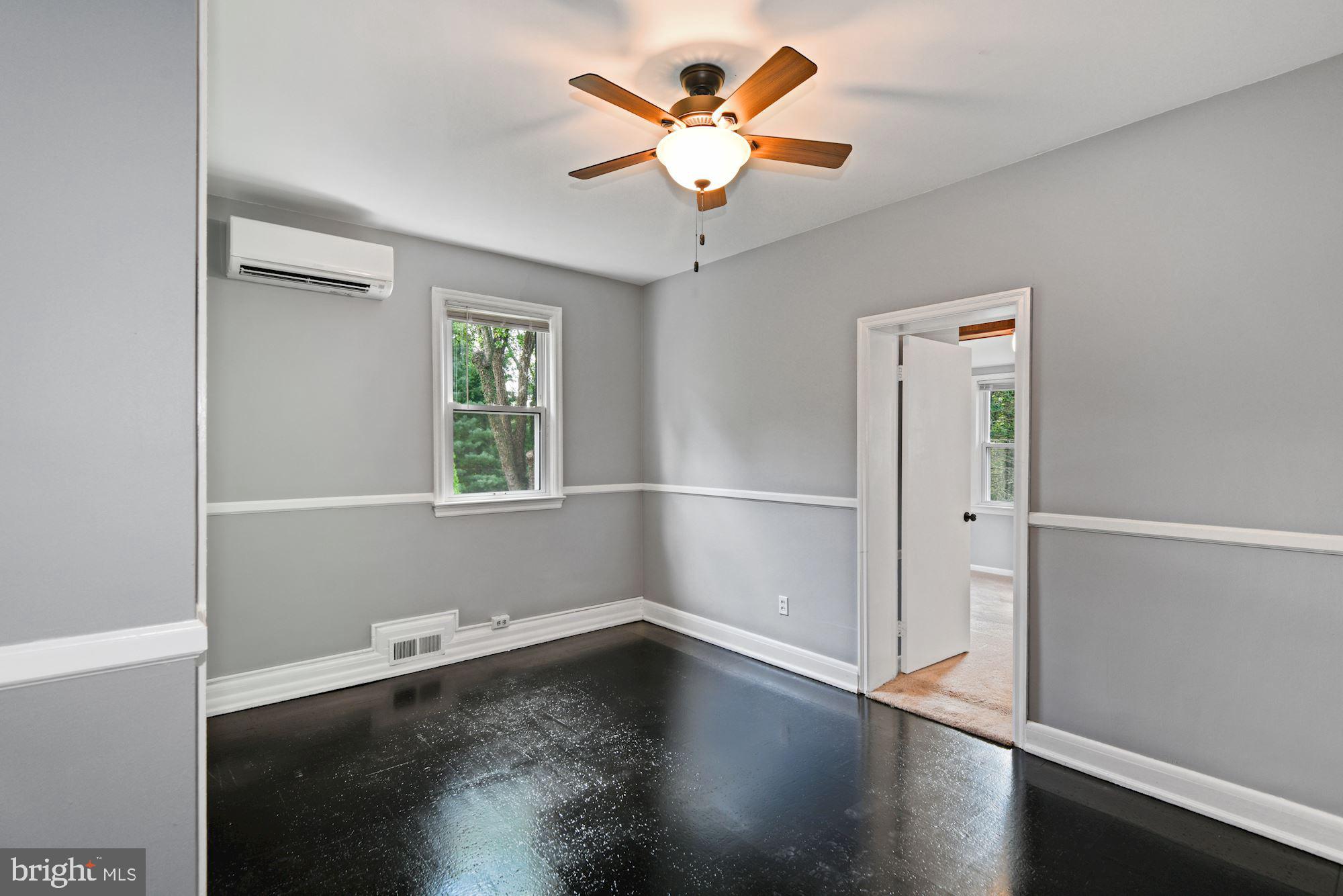 WINDSOR  MILL - Residential