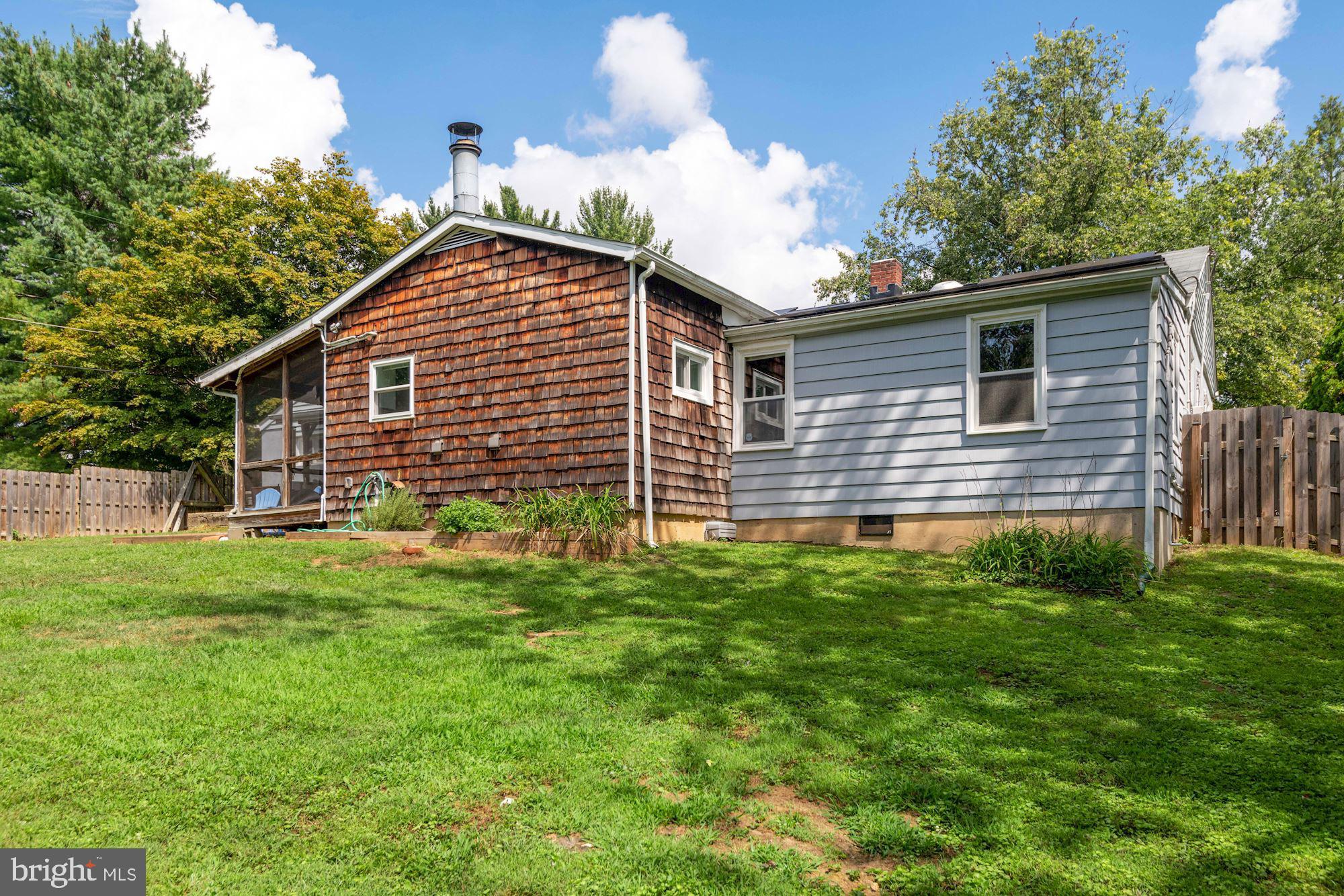 WINDSOR  MILL - Residential