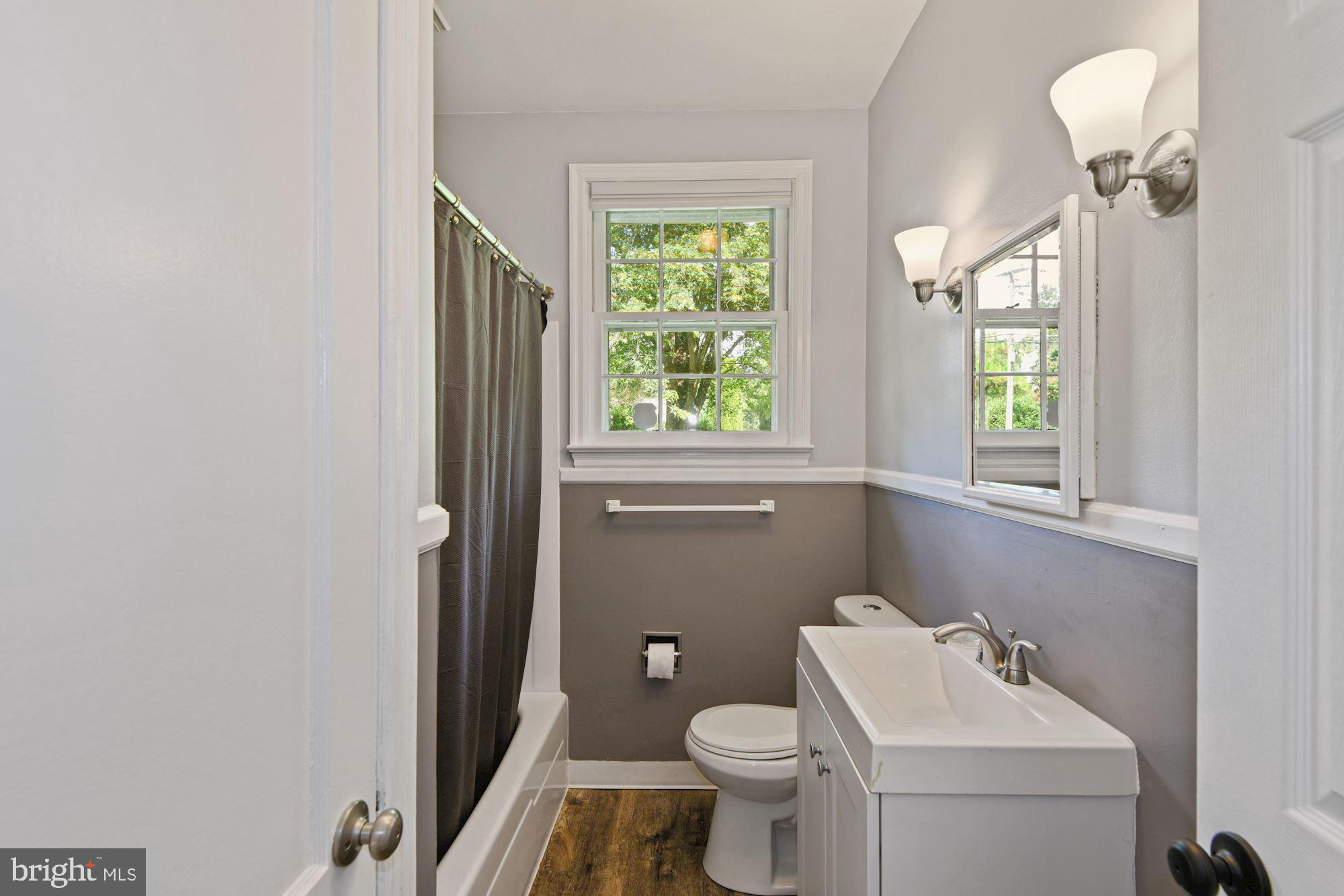 WINDSOR  MILL - Residential