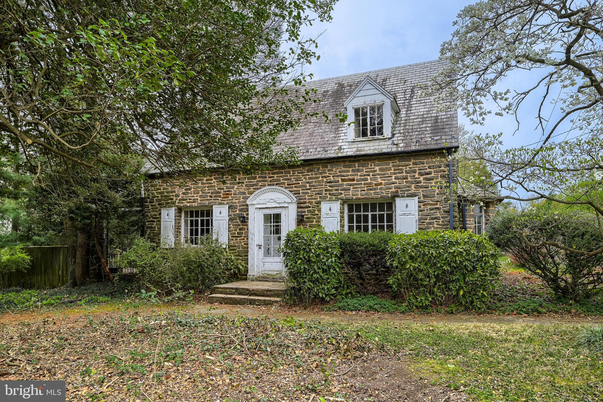 LOCH HILL - Residential