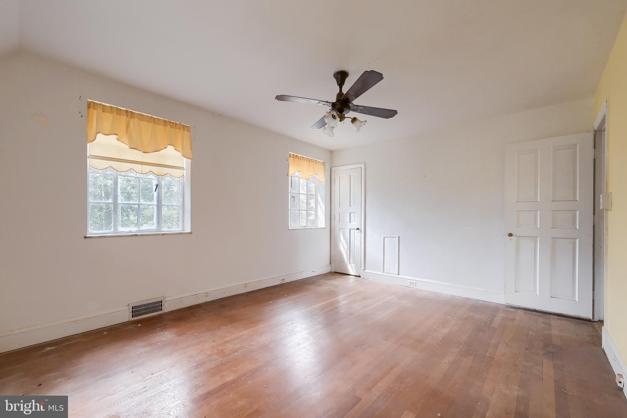 LOCH HILL - Residential