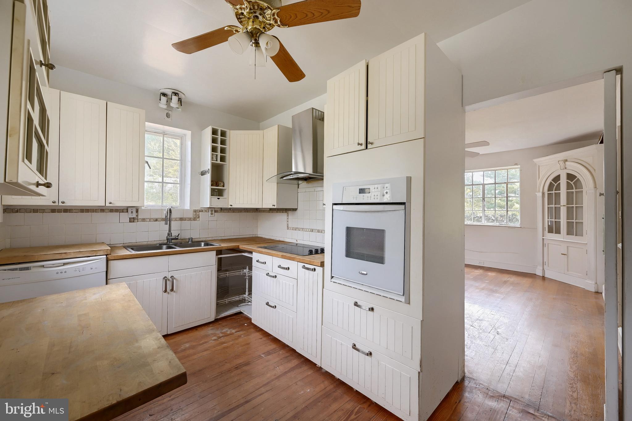 LOCH HILL - Residential