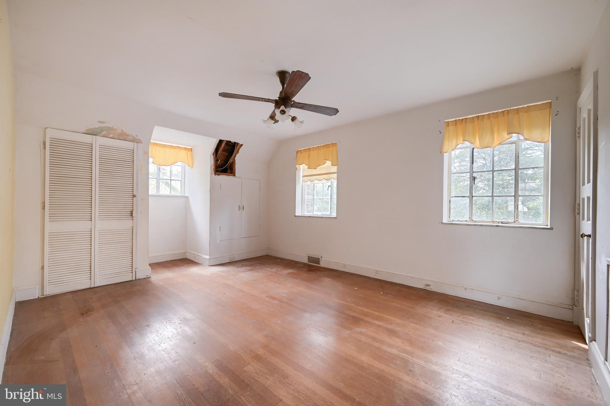 LOCH HILL - Residential