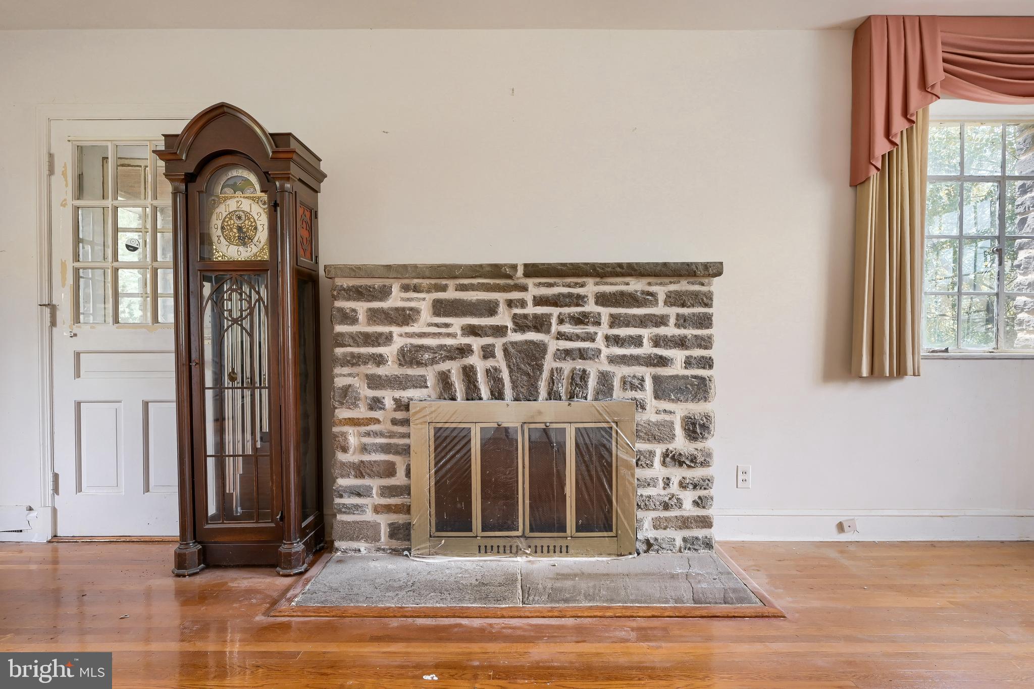 LOCH HILL - Residential