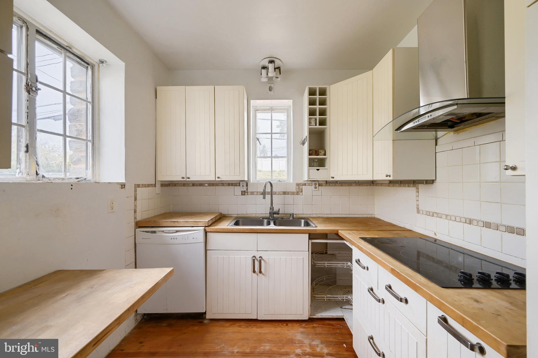 LOCH HILL - Residential