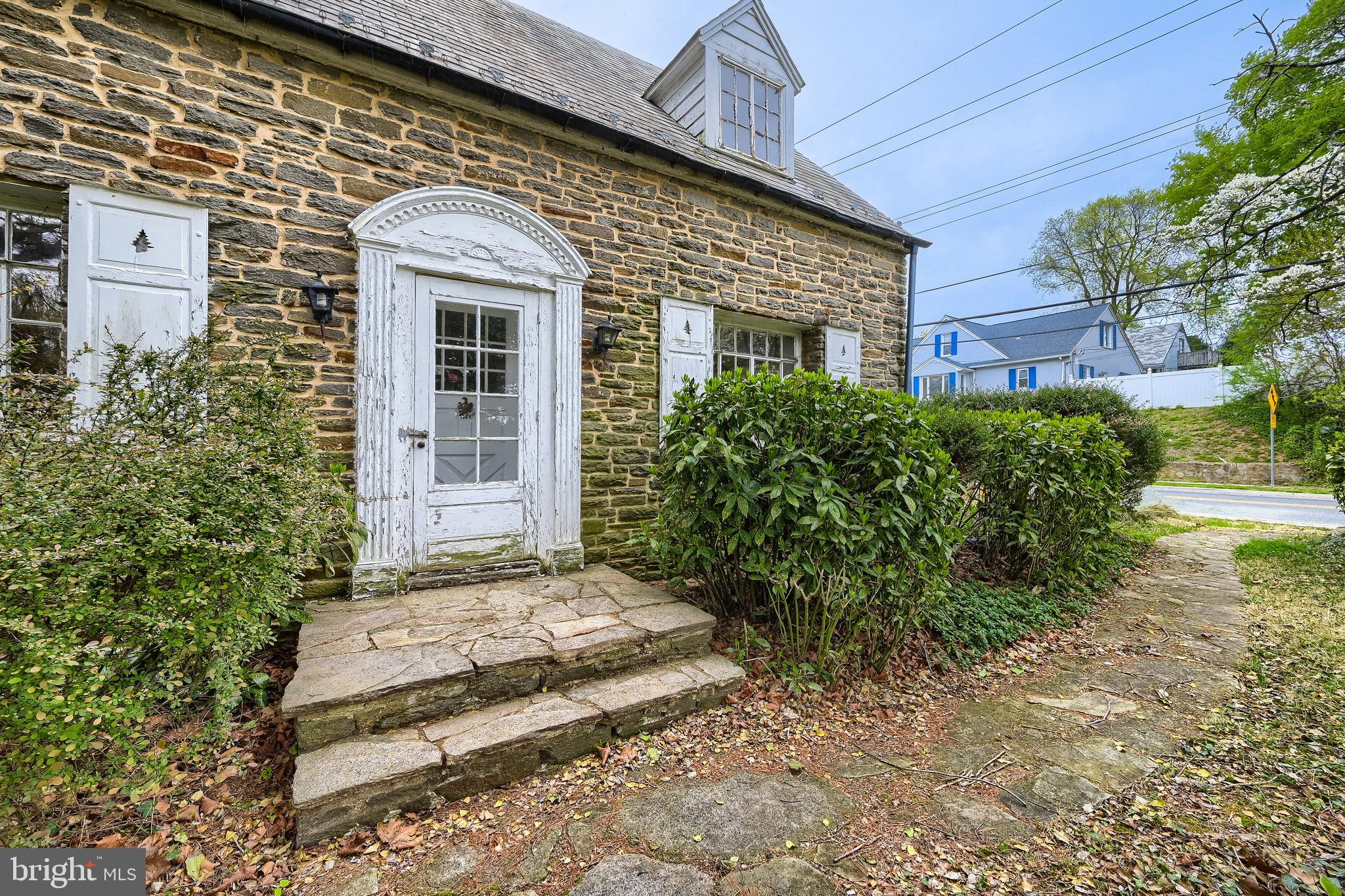 LOCH HILL - Residential