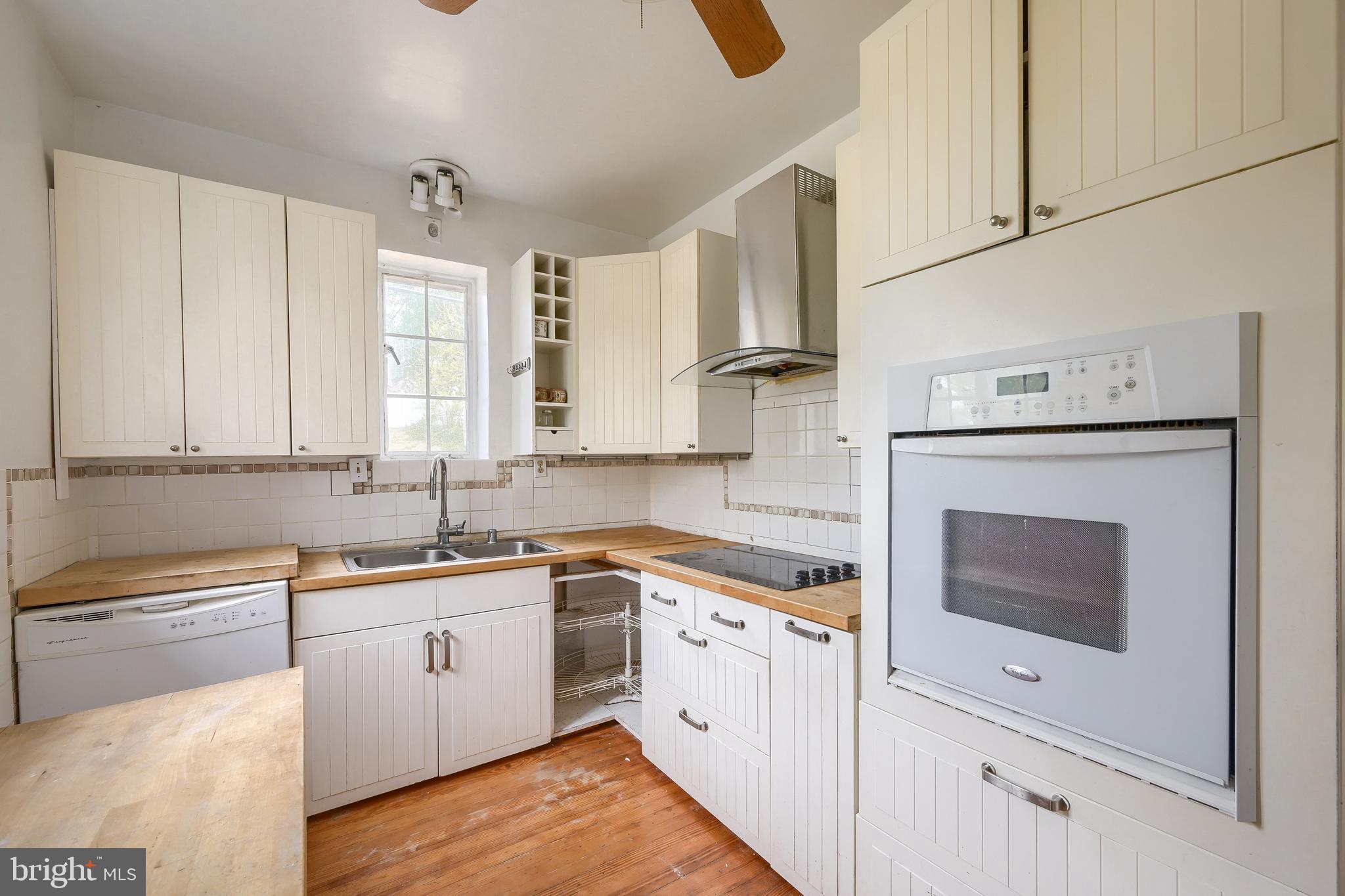 LOCH HILL - Residential