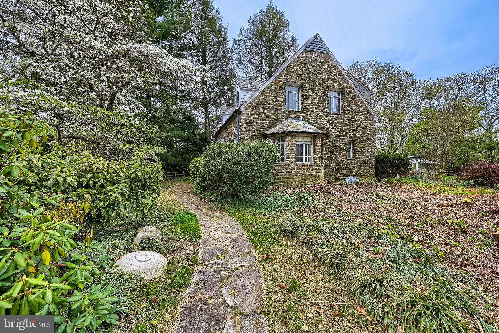 LOCH HILL - Residential