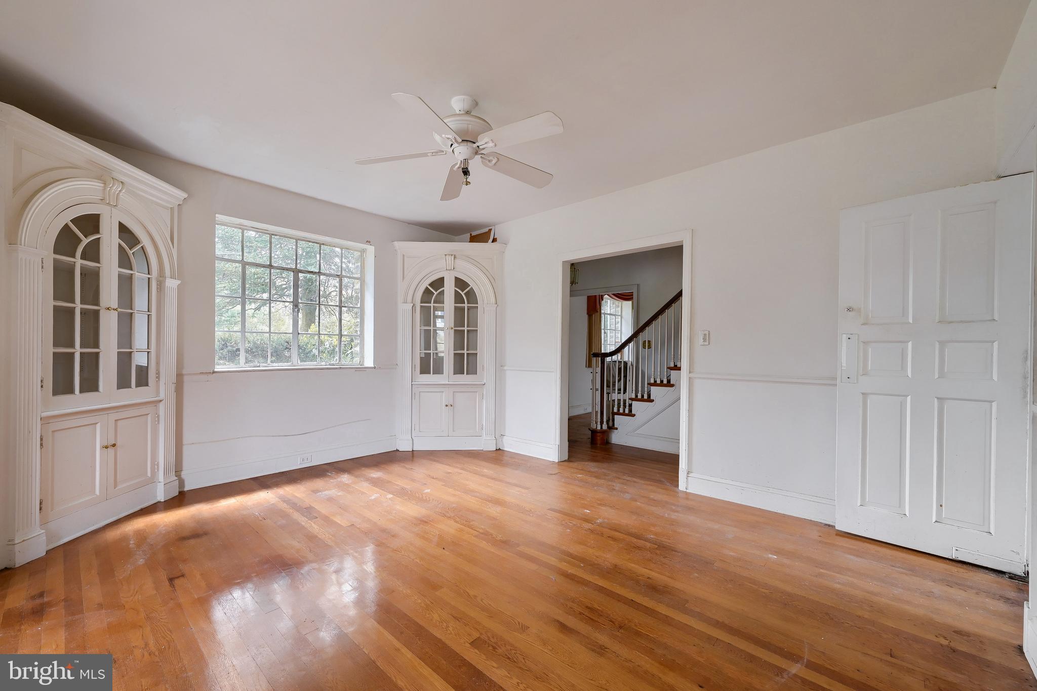 LOCH HILL - Residential