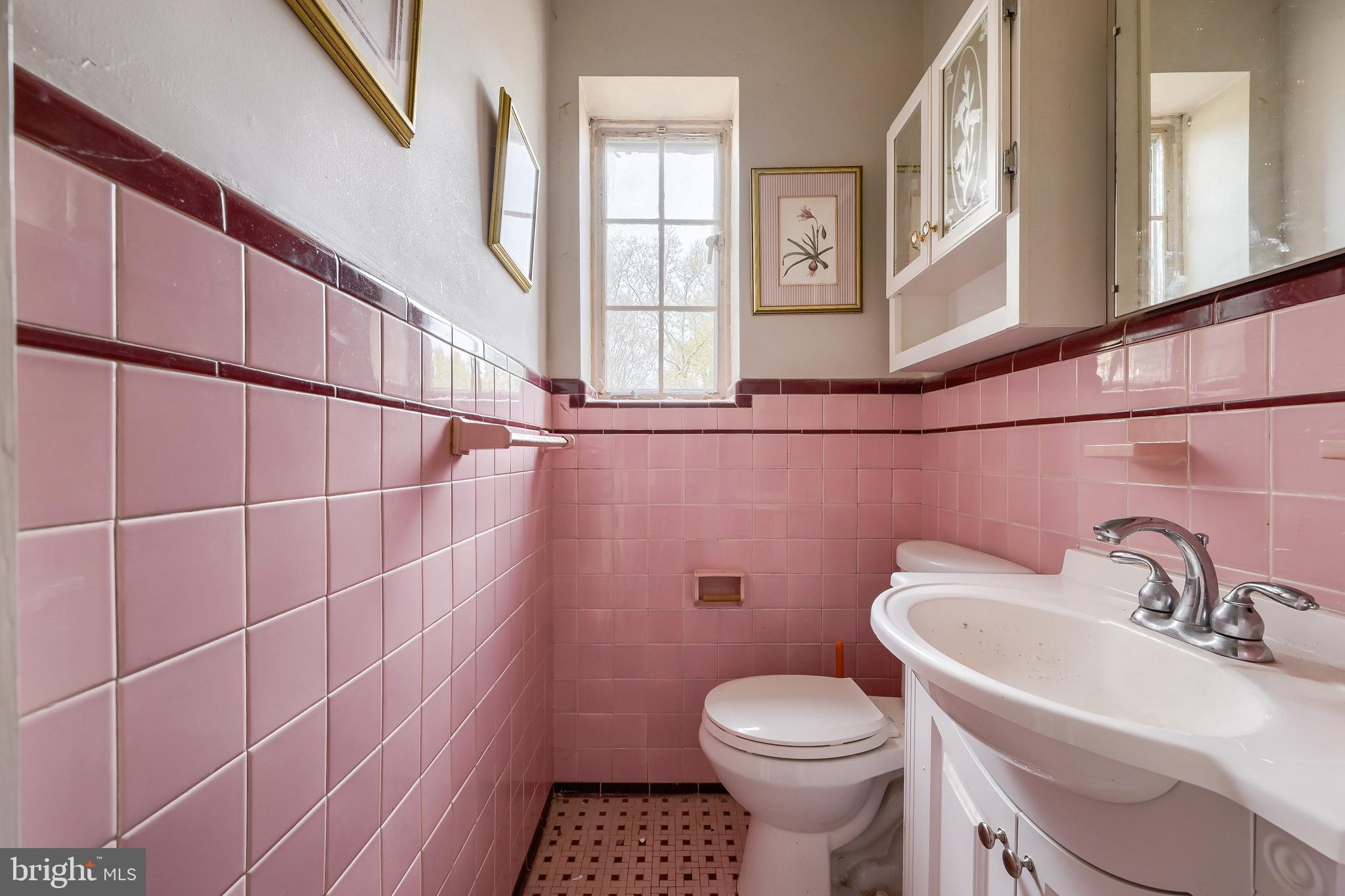 LOCH HILL - Residential