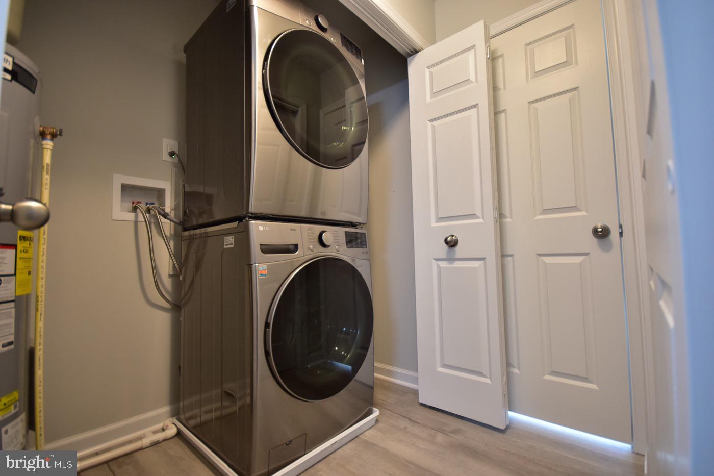 LOCUST HILL - Residential