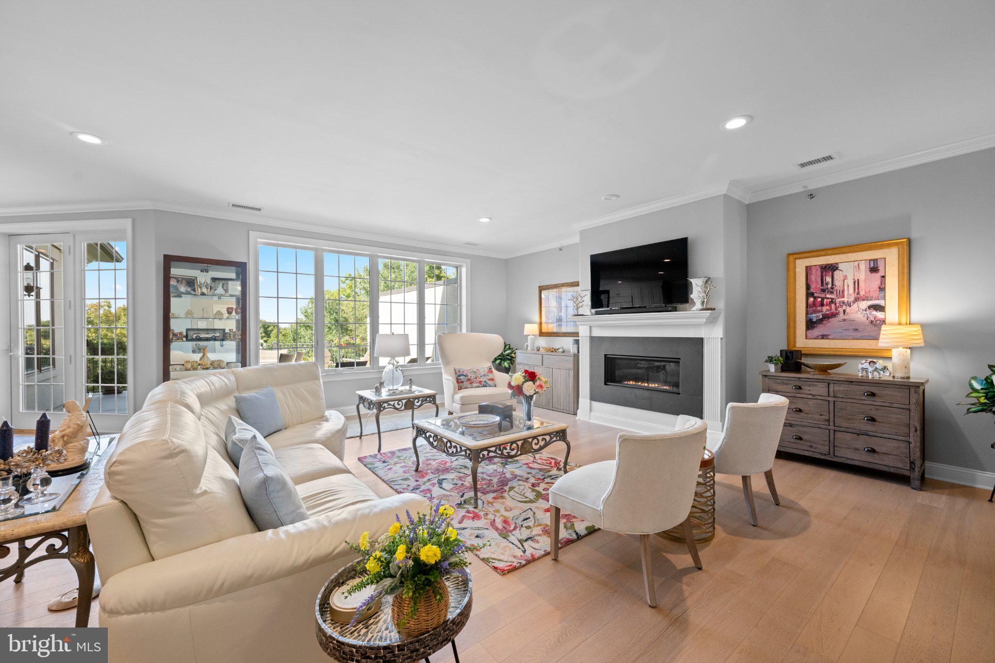 6403 PARKVIEW DRIVE