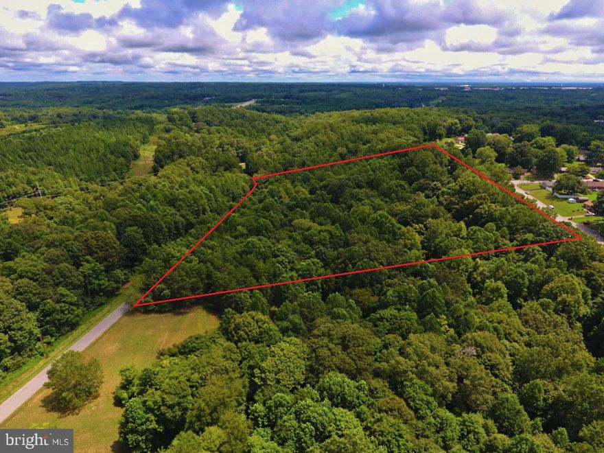 7.58+/- Acres of residential land in Danville VA! Unique opportunity to own some beautiful acres within the city limits of Historic Danville VA! 770+/feet of Road Frontage along Ida St. with public water, sewer, Gas, and electric! Gorgeous stream running through the property giving amazing aesthetics and tranquility! Beautiful hardwood ridge gives you scenic views in the fall and abundant wildlife traveling through the area! Less then one mile from N. Main St and 6 minutes from downtown Danville! Far enough away from the major roads to have tons of peace and quiet, but super easy access to all your daily needs! Seller Financing available!
* Automated data from MLS may not be accurate due to the property's location due to computer data issues.

 Call today to learn more!
