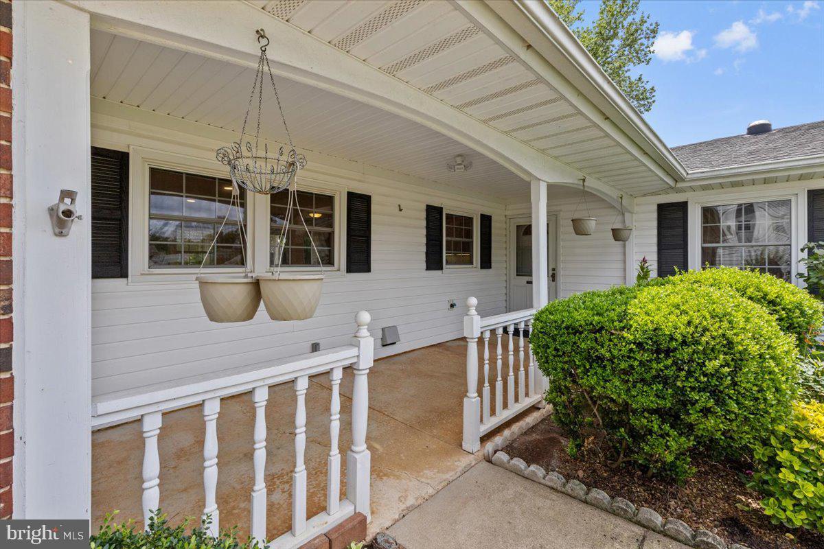 4127 POINT HOLLOW LANE