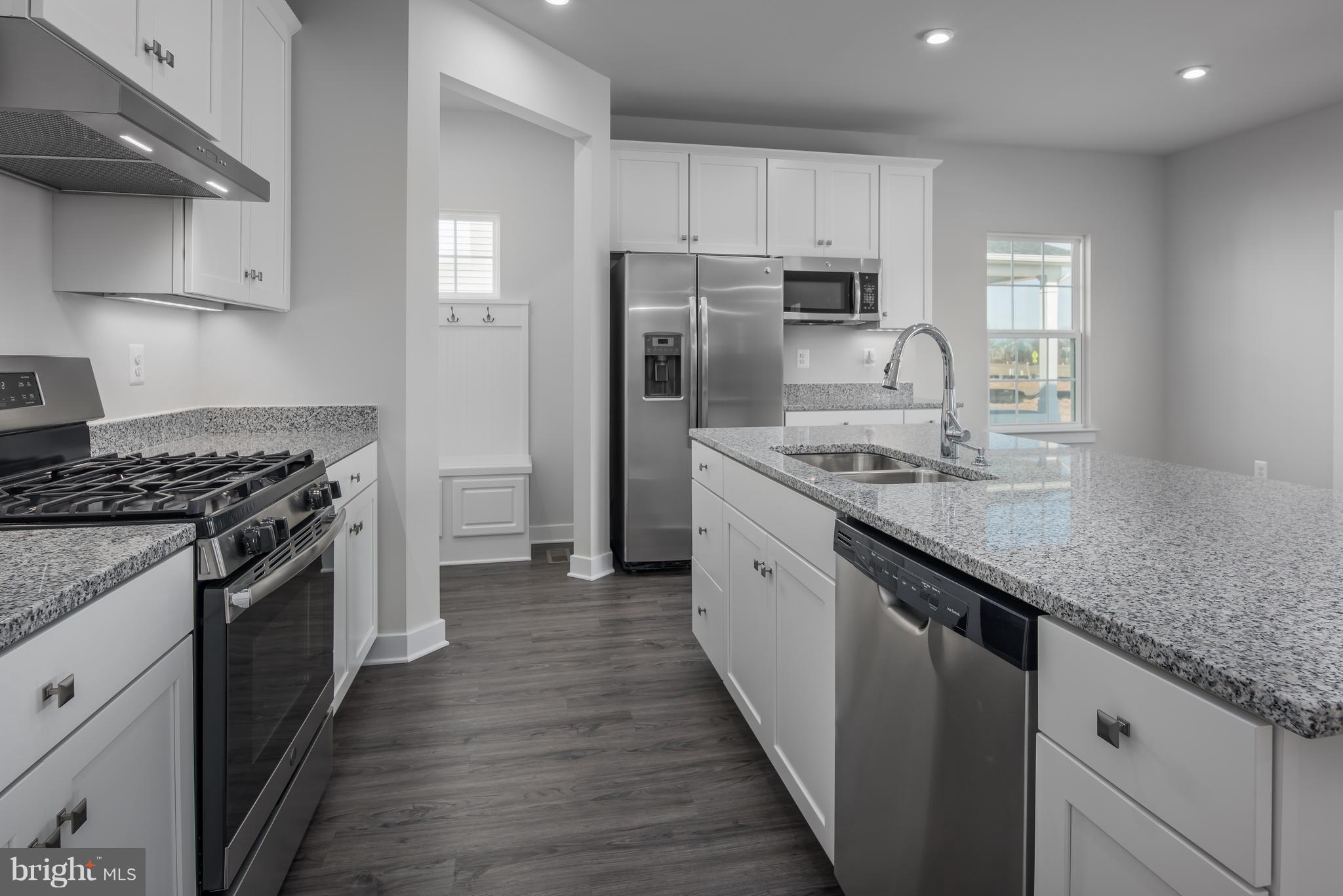 CREEKSIDE VILLAGE - Residential